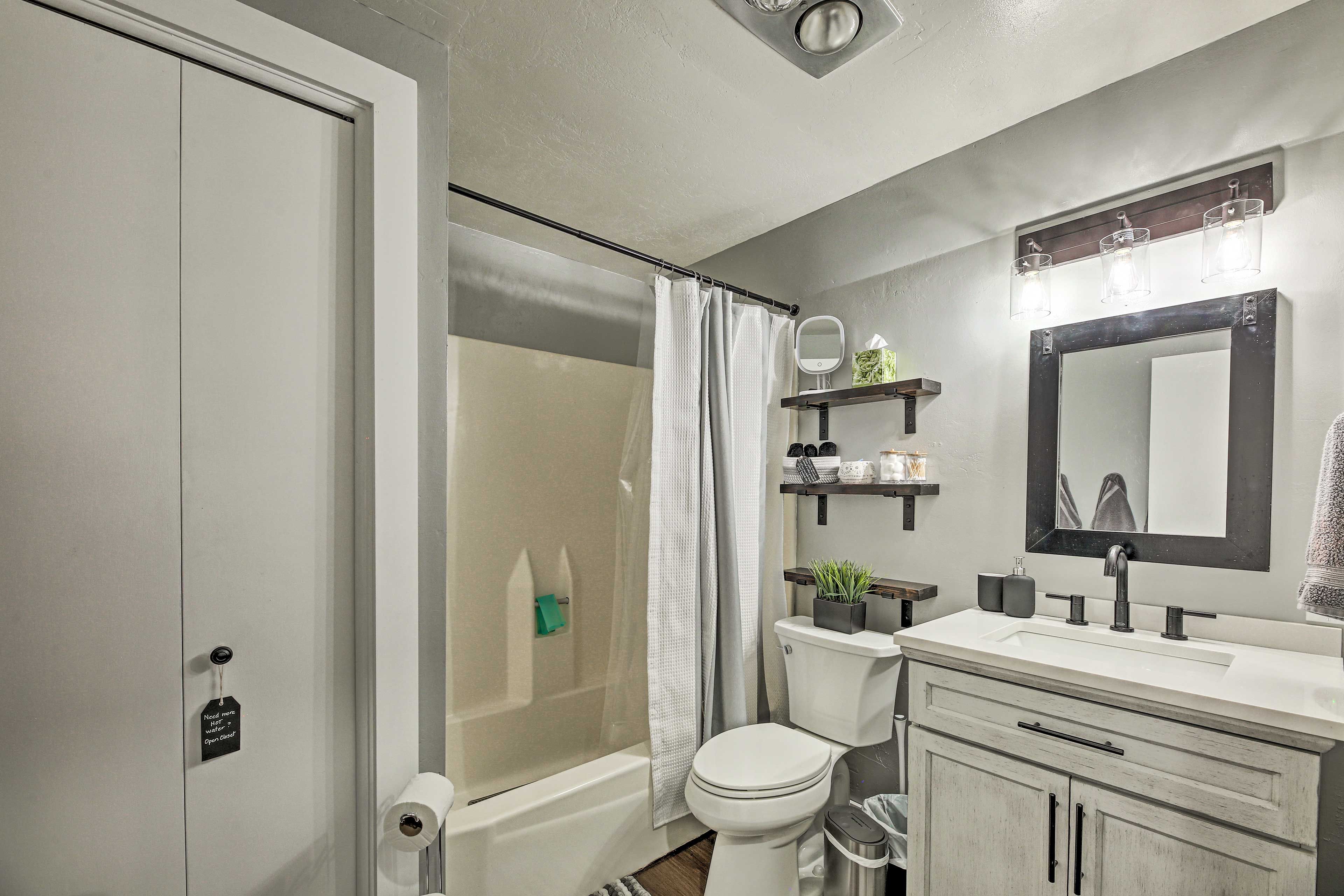 Full Bathroom | 1st Floor