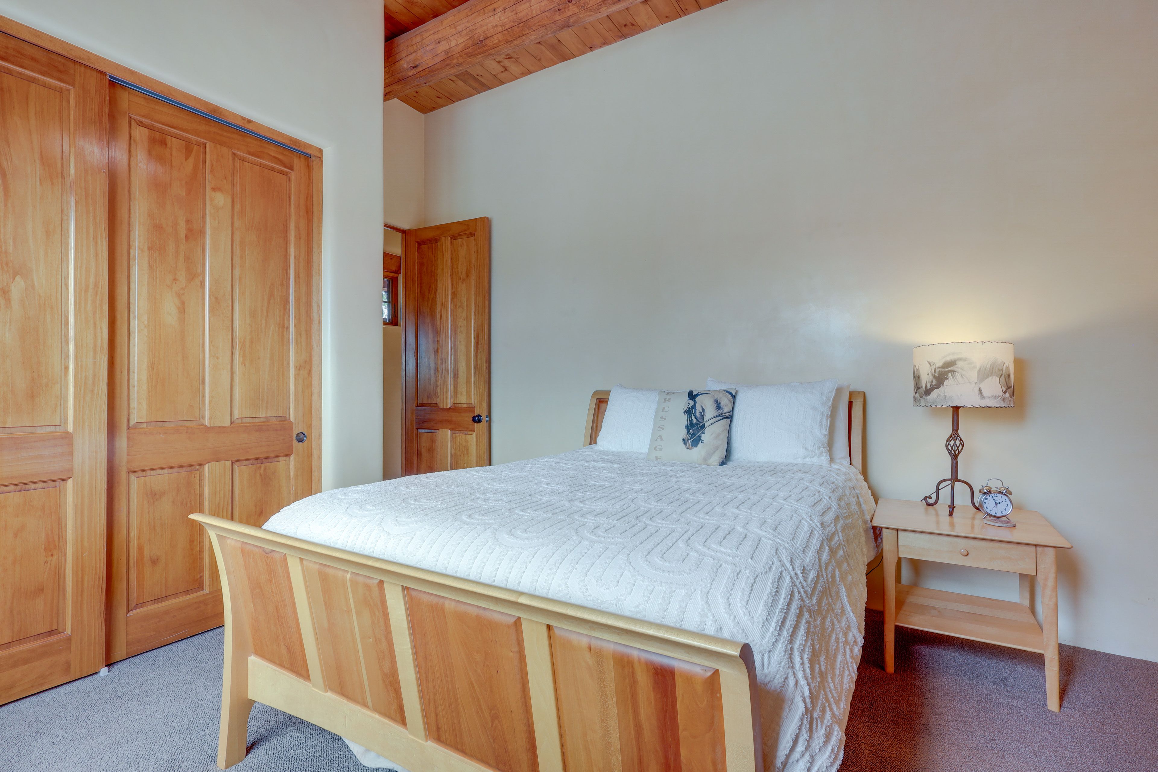 Bedroom 2 | Queen Bed