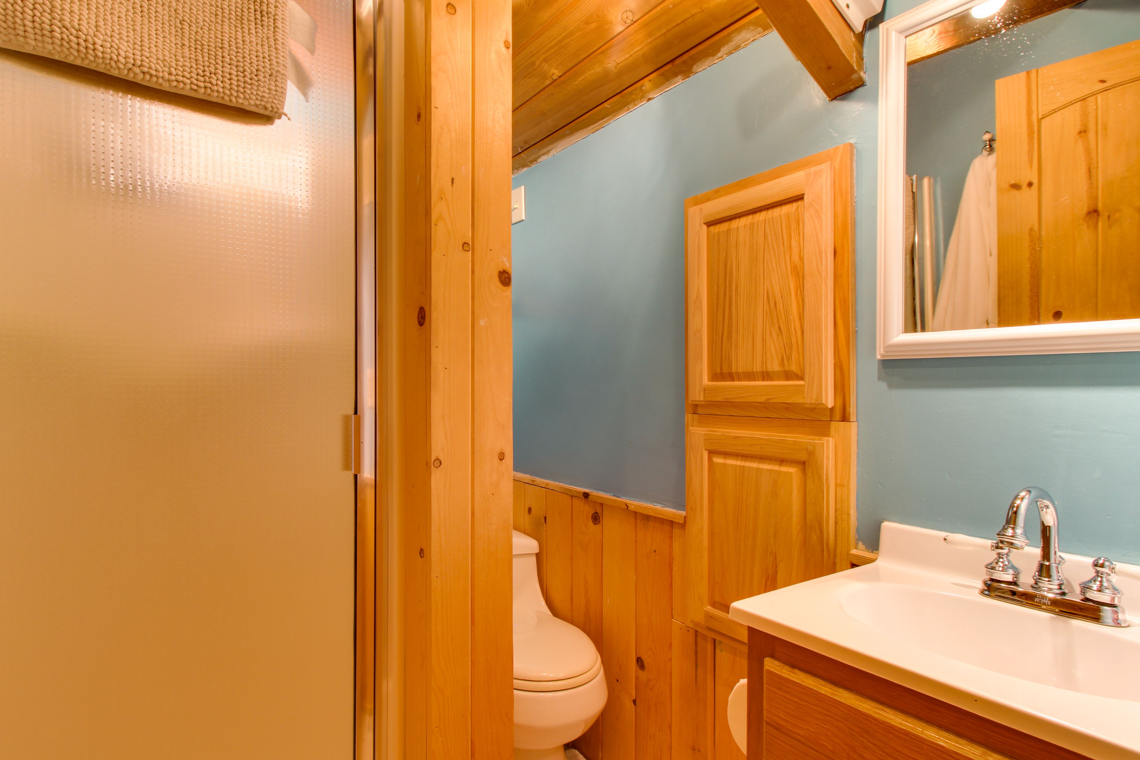 Full Bath | 2nd Floor