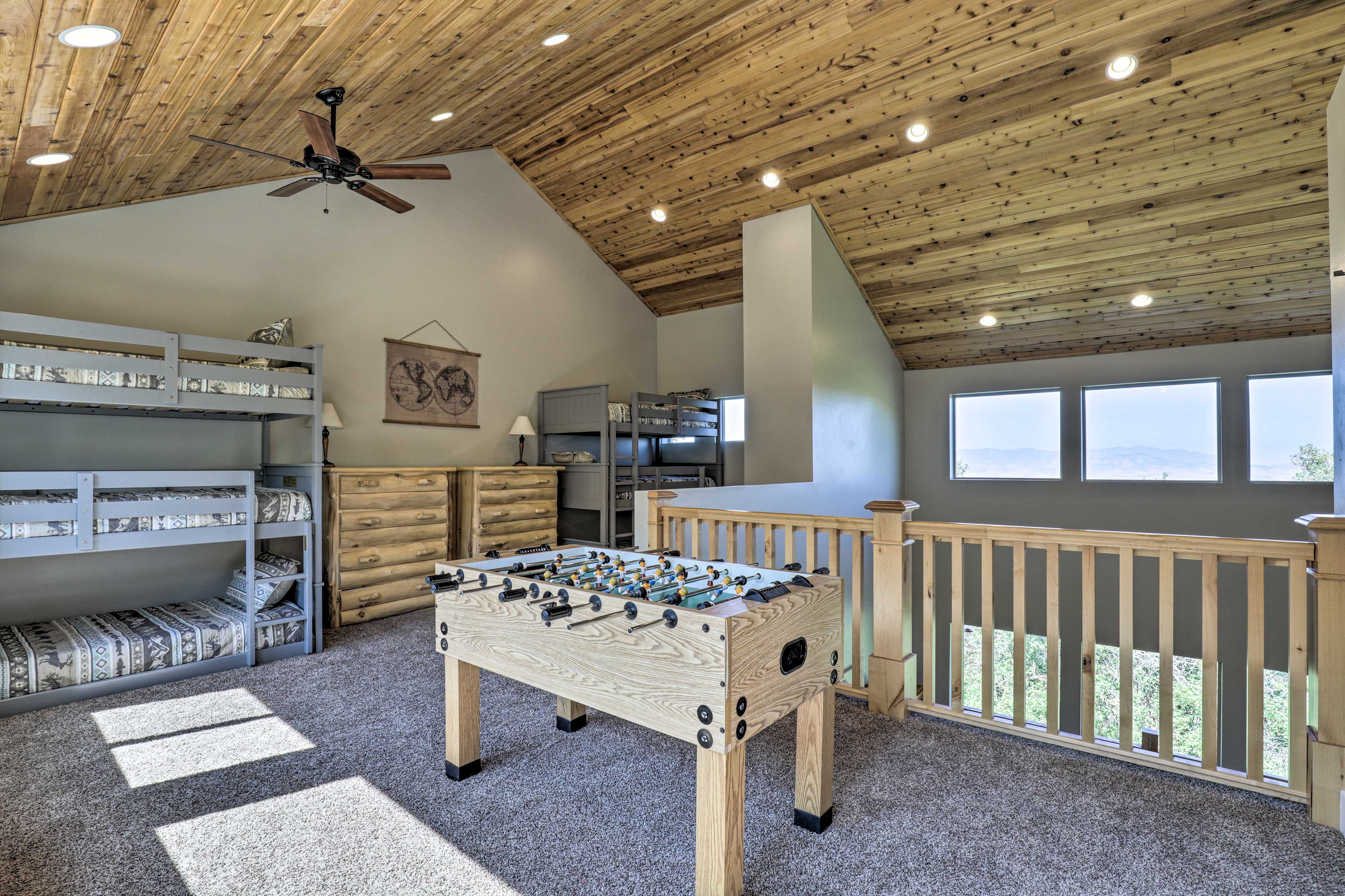Loft | 2 Triple Twin Bunk Beds