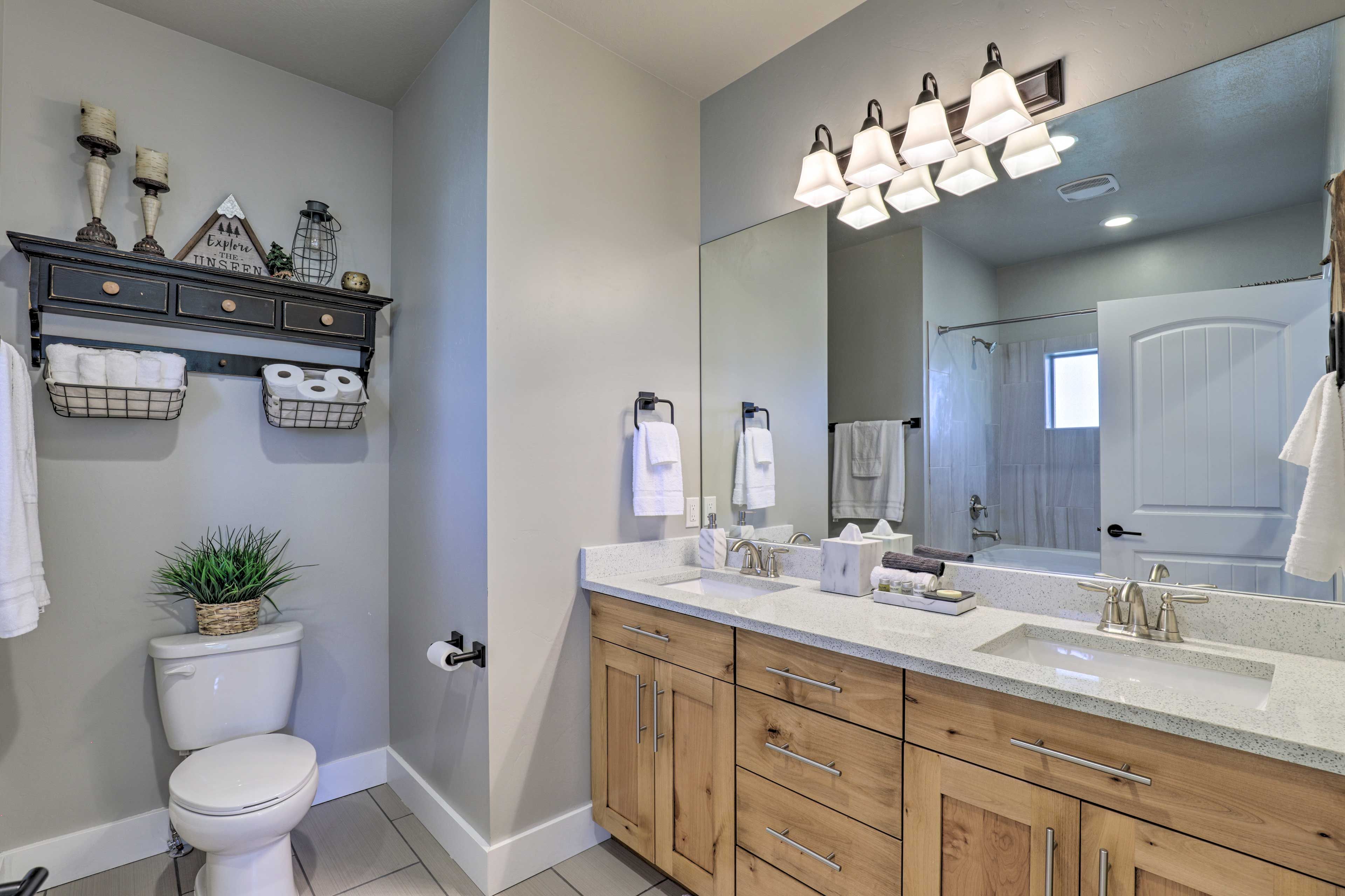 En-Suite Bathroom | Complimentary Toiletries