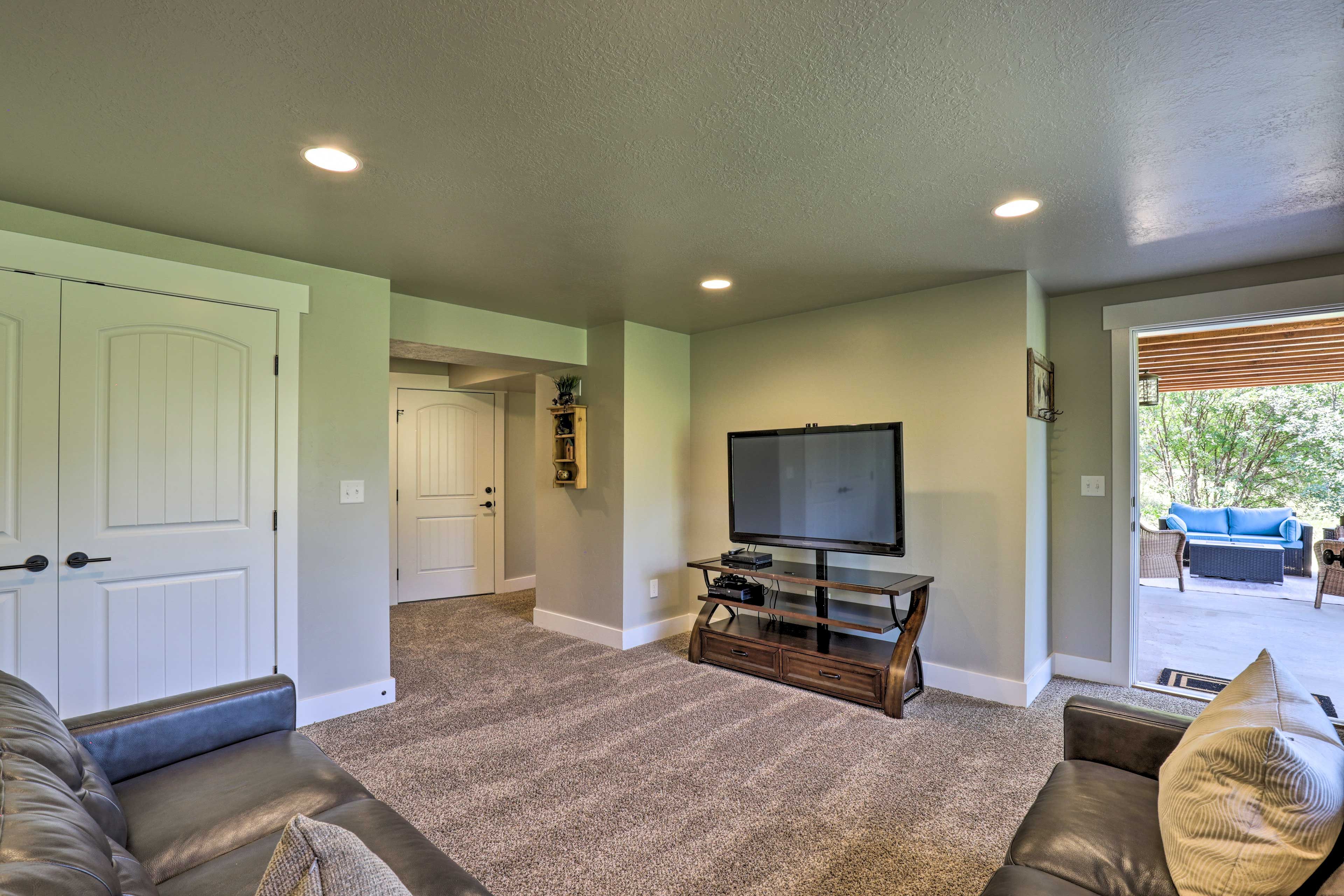 Game Room | Outdoor Patio Access