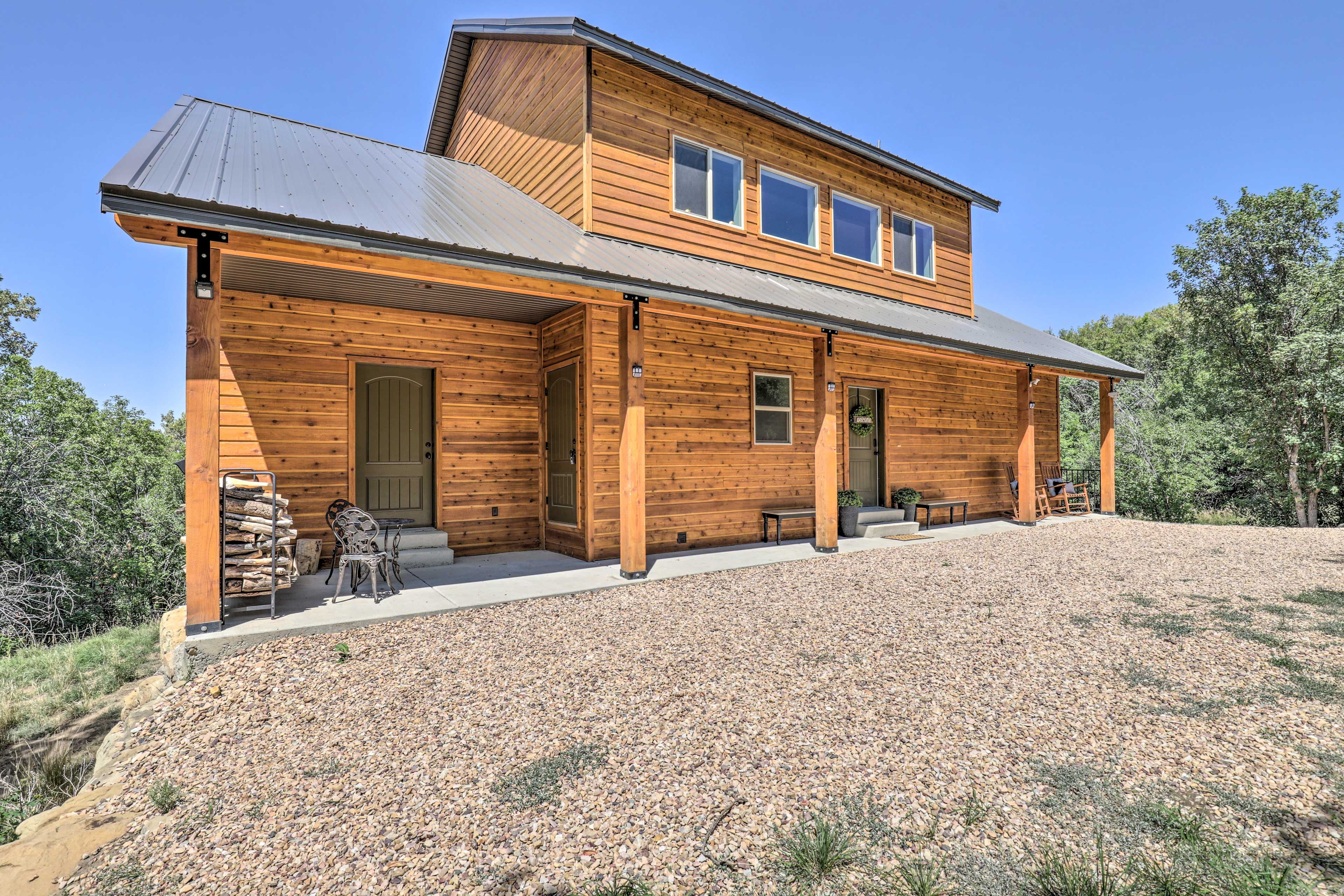 Fairview Vacation Rental | 4BR | 3BA | 2,800 Sq Ft | 2 Steps to Access