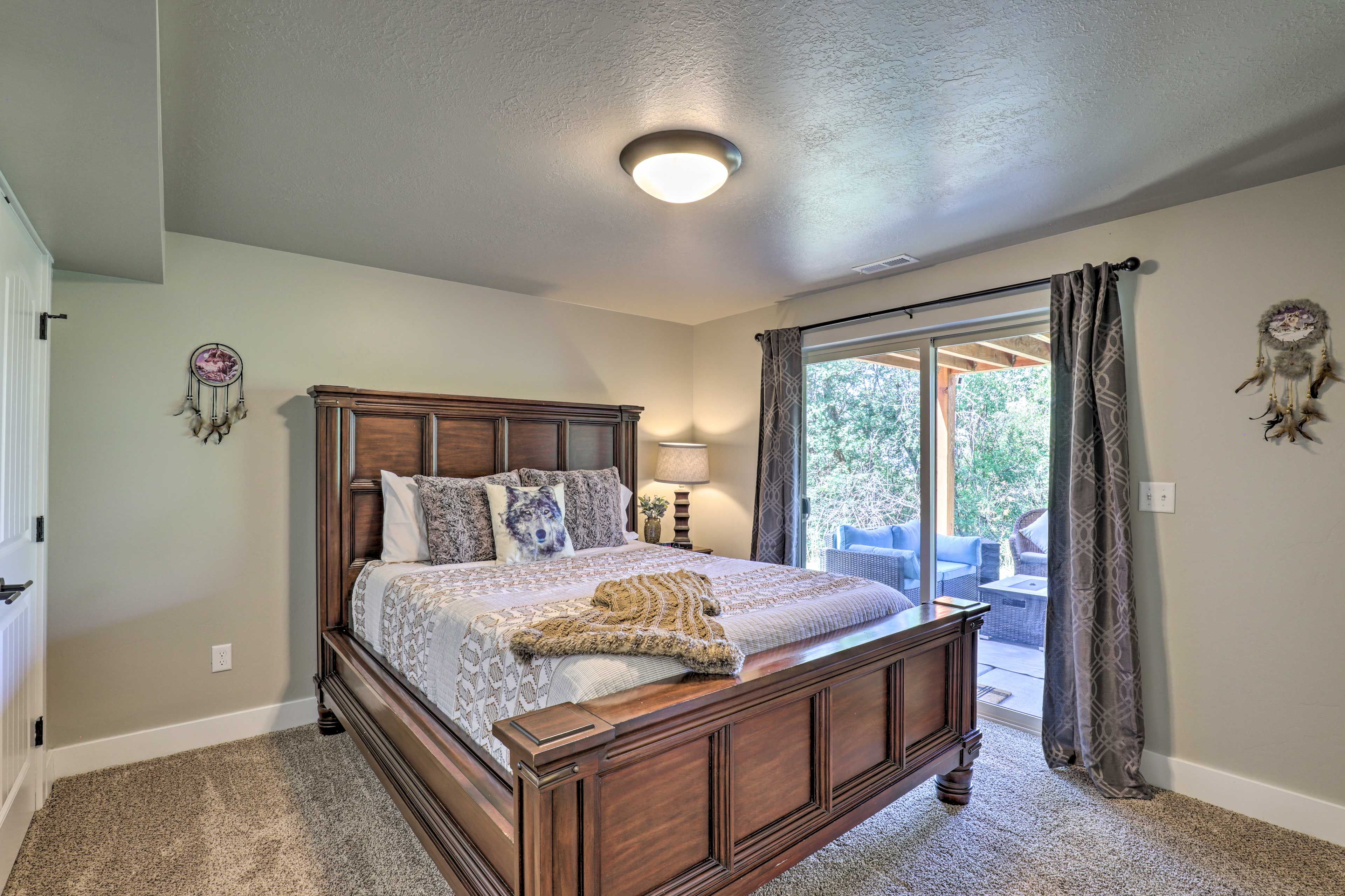 Bedroom 4 | Queen Bed