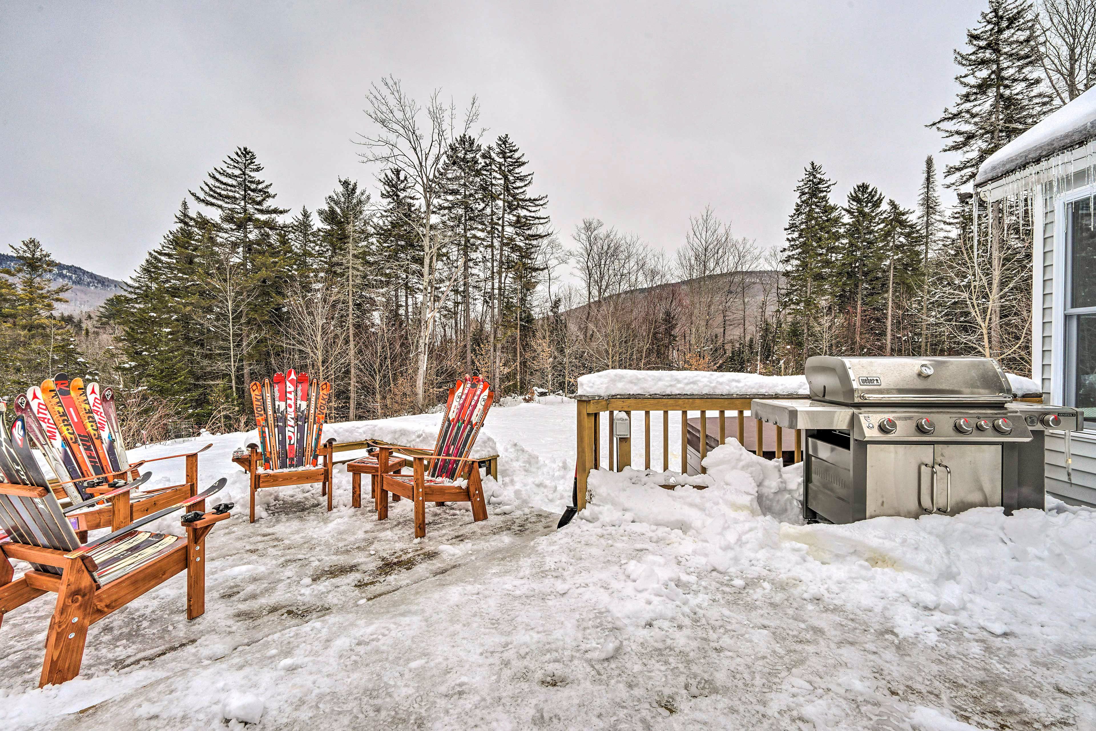 2-Level Deck | Weber Gas Grill | Hot Tub