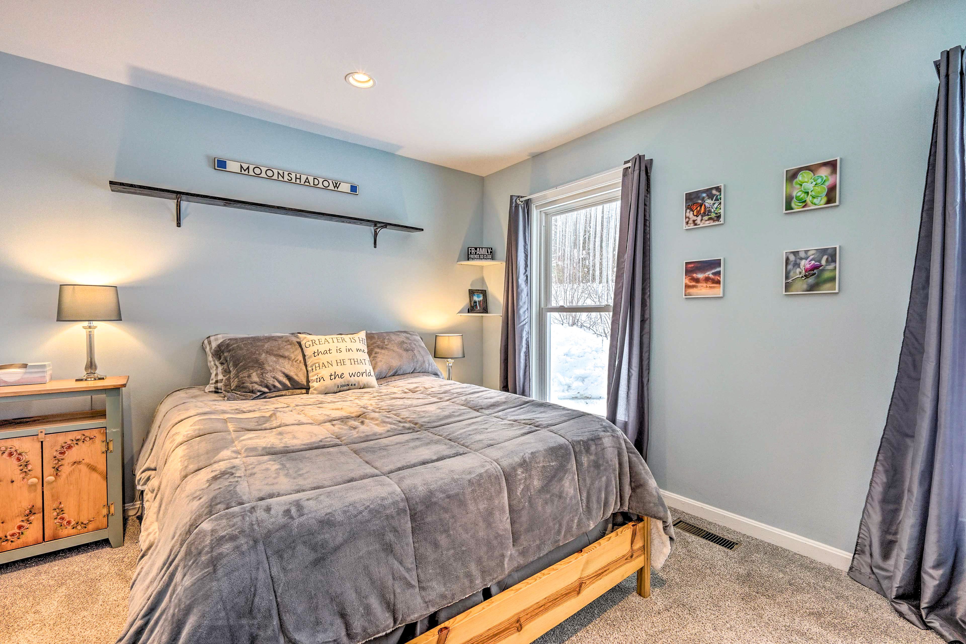 Bedroom 2 | Queen Bed