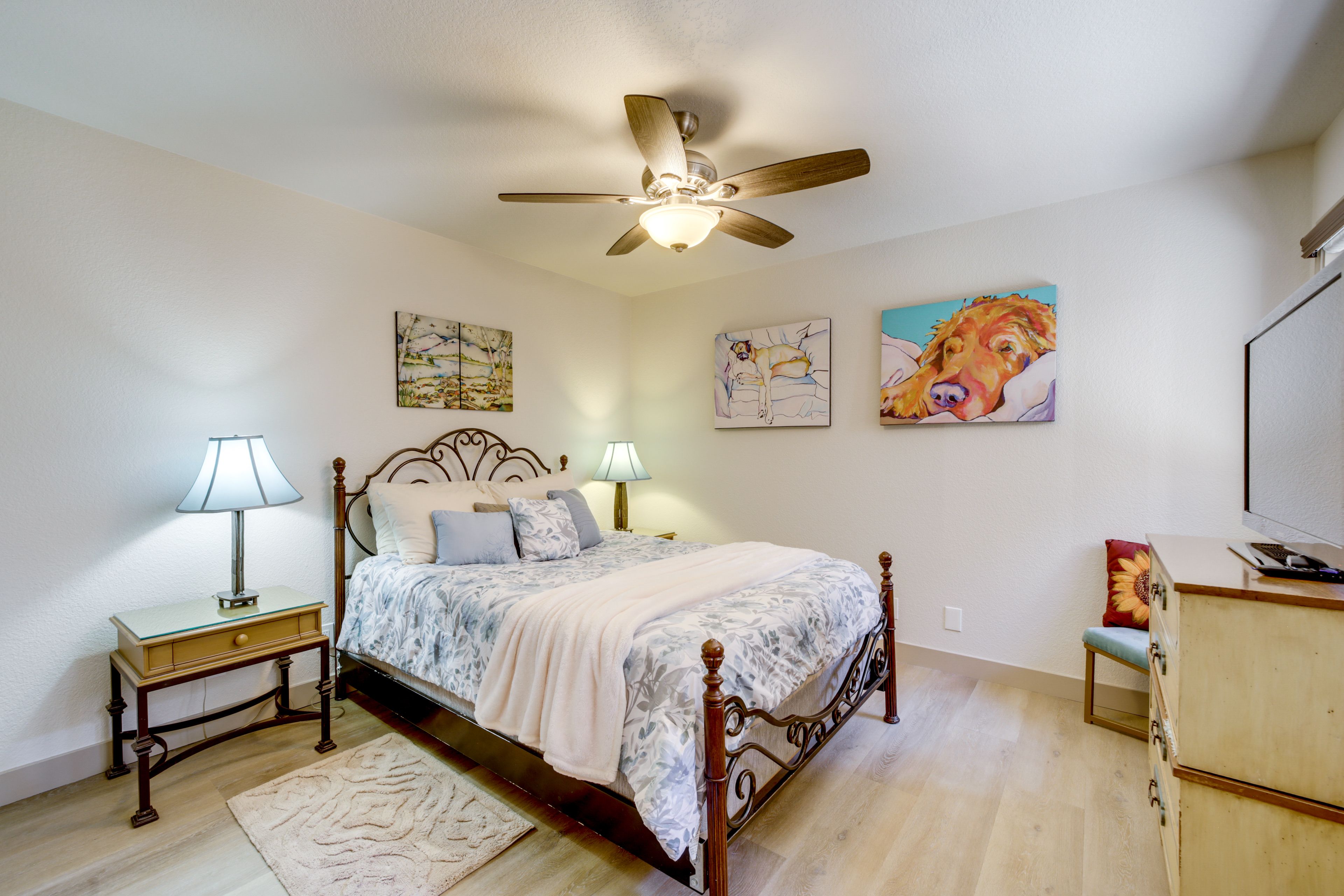 Bedroom 2 | Queen Bed