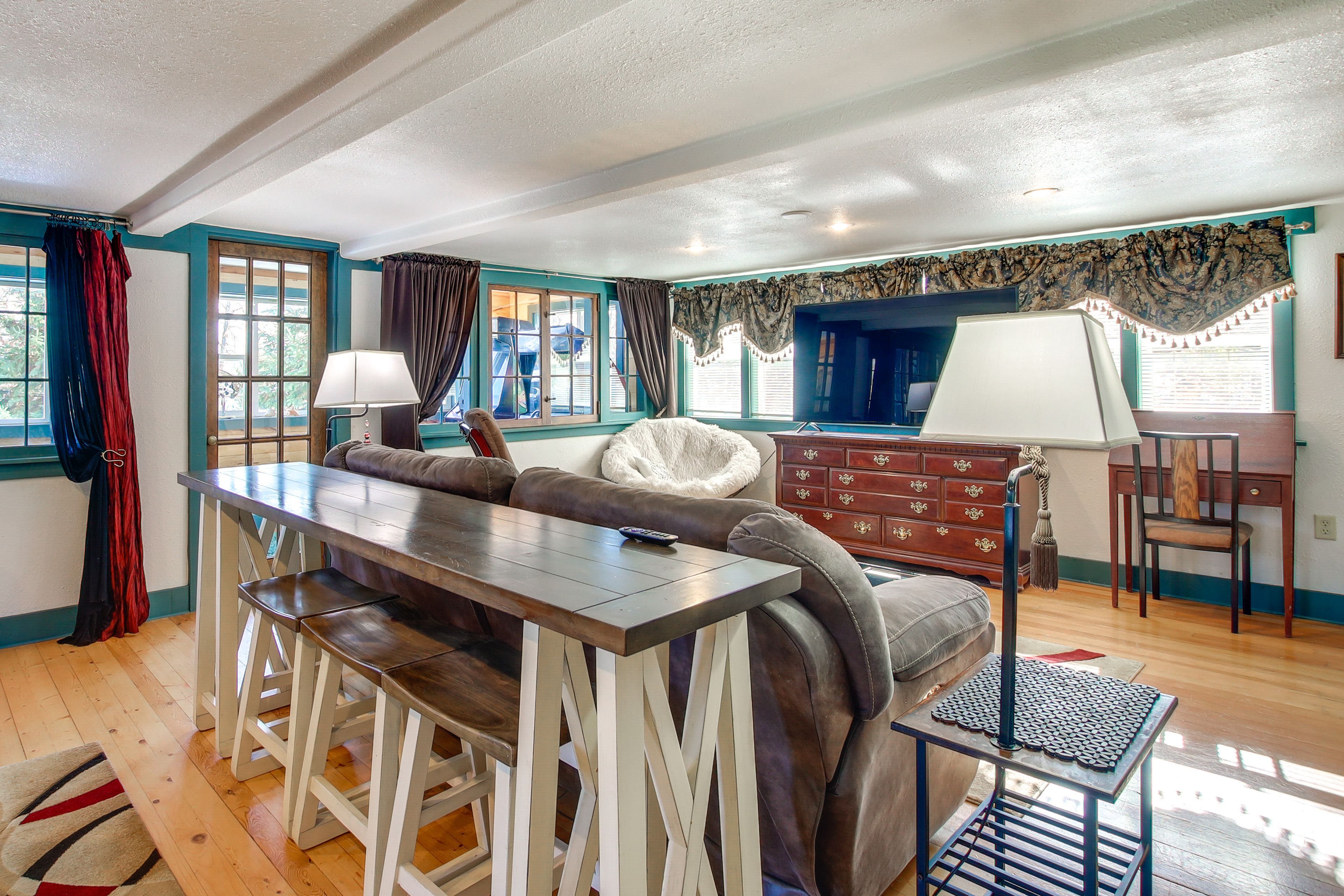 Living Room | Central Heating & Air Conditioning