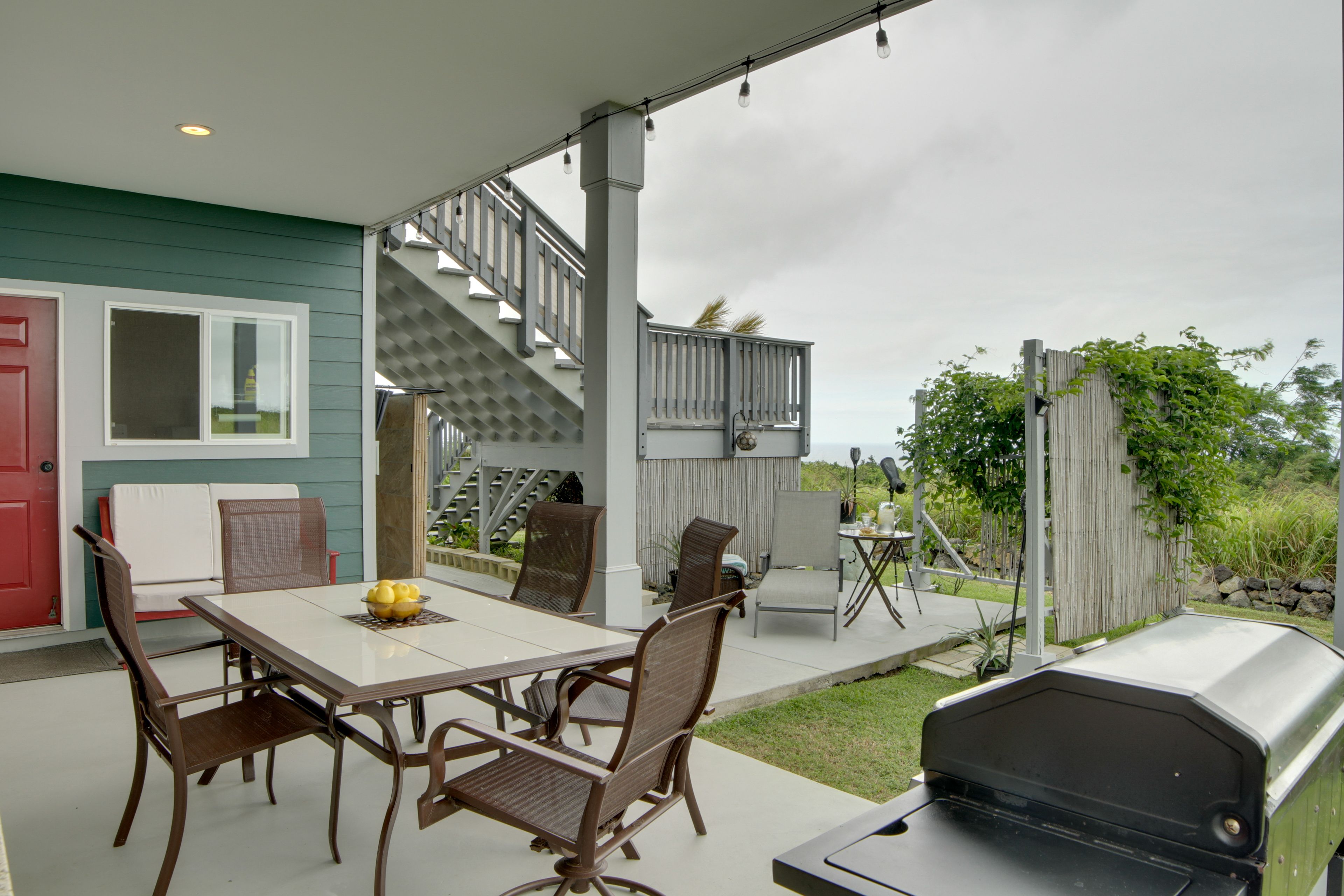 Naalehu Vacation Rental | 2BR | 1BA | 1,500 Sq Ft | Stairs Required
