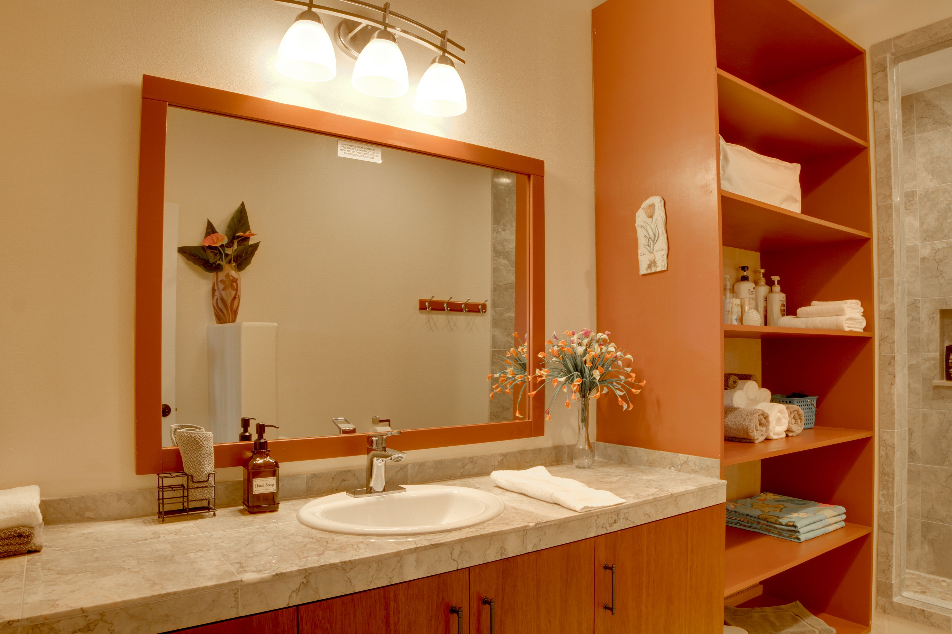 Full Bathroom | Complimentary Toiletries | Hair Dryer
