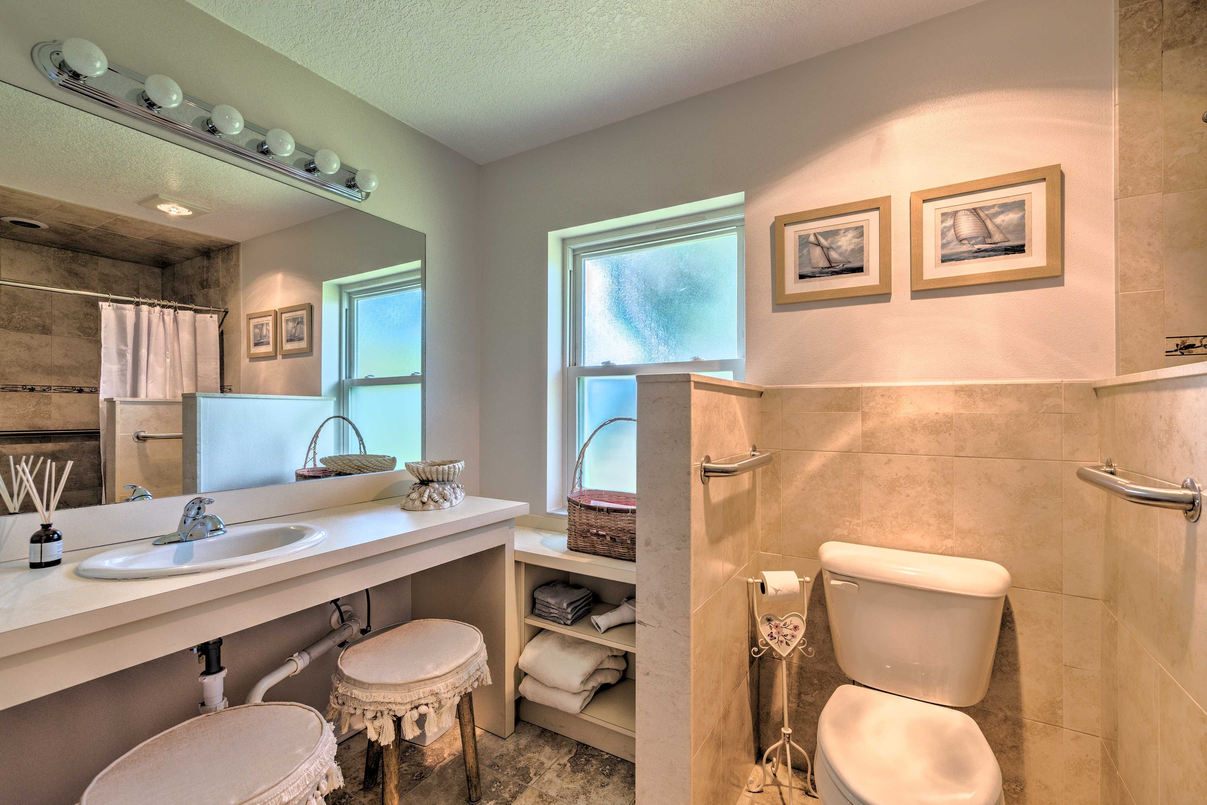 En-Suite Bathroom | Grab Rails in Shower & Bathroom
