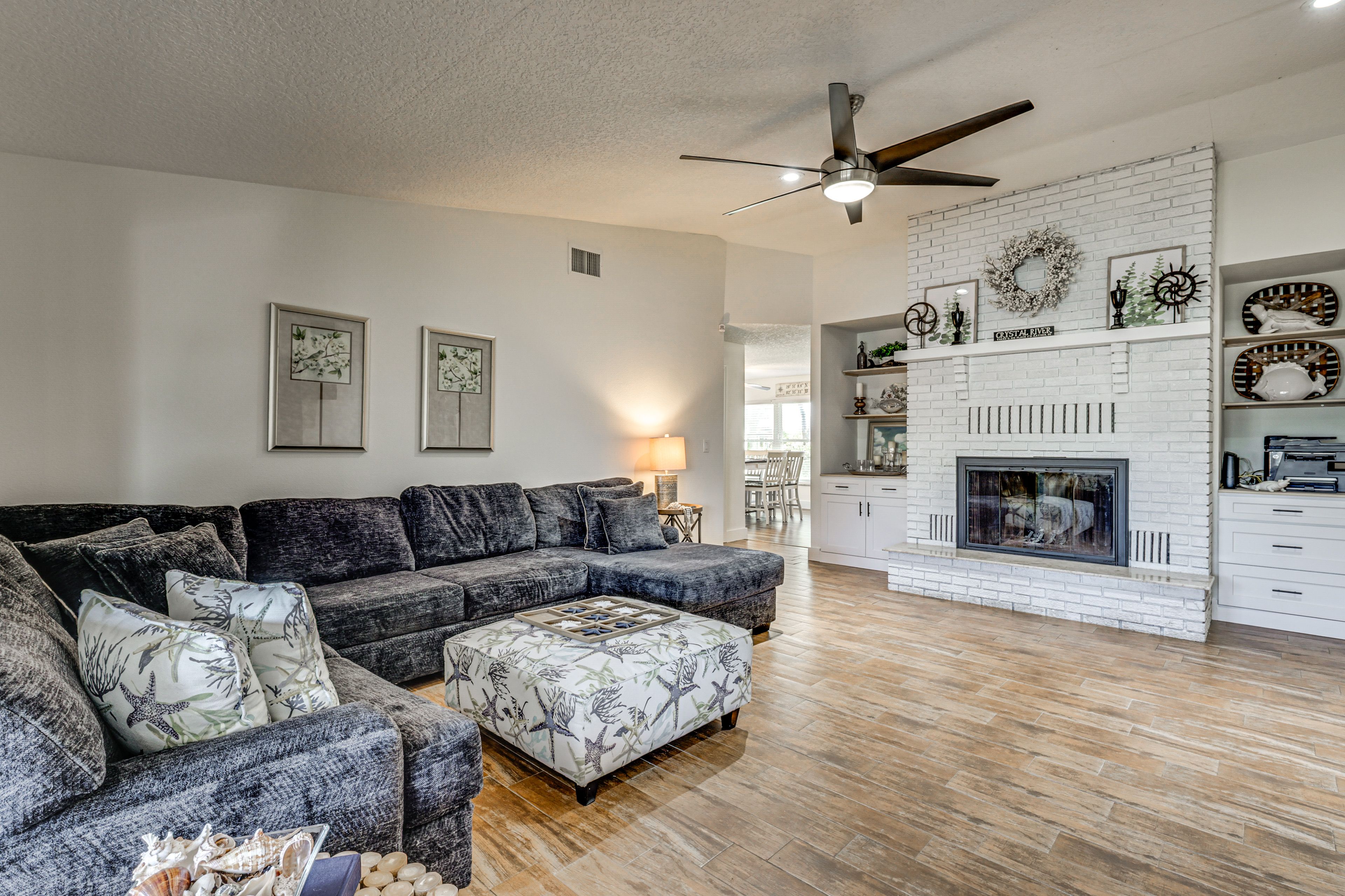 Living Room | Fireplace