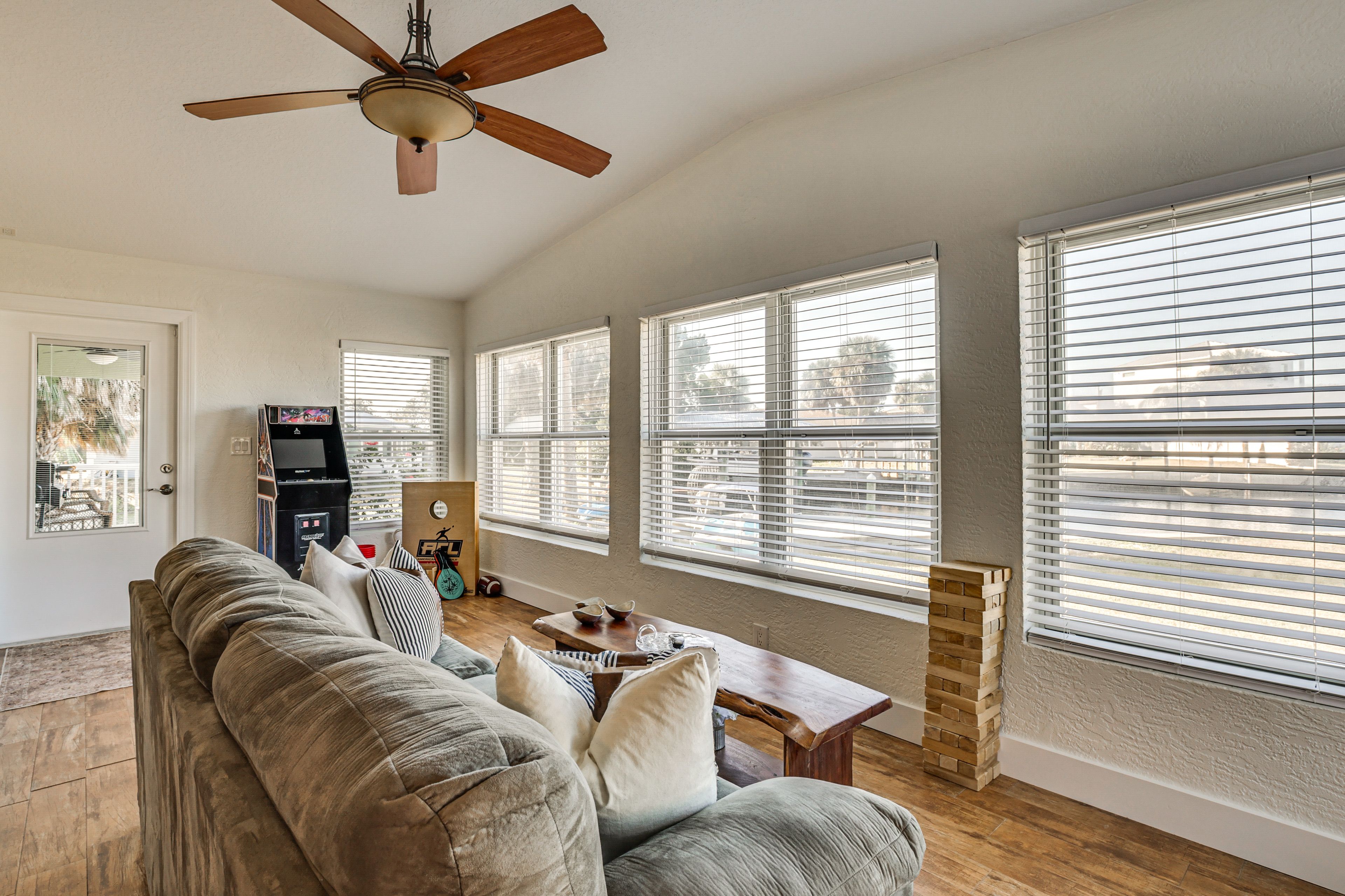 Sunroom | Sleeper Sofa