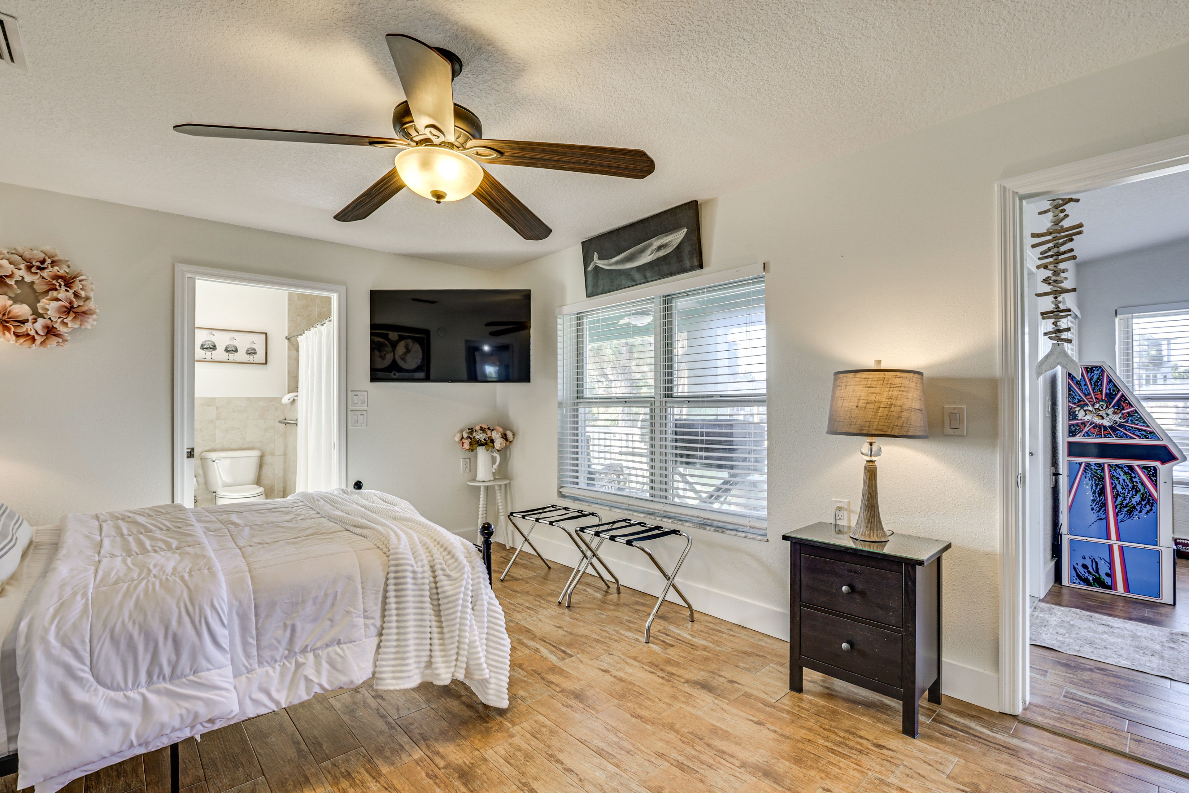 Bedroom 2 | Queen Bed | En-Suite Bathroom