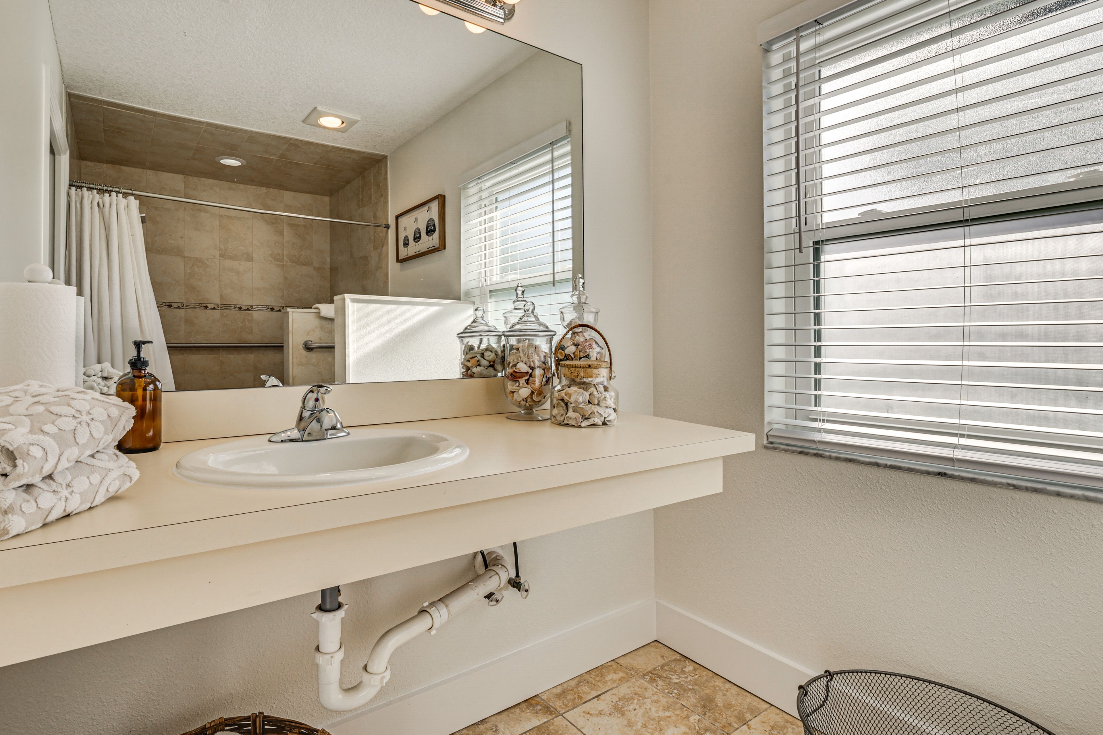 En-Suite Bathroom | Grab Rails in Shower & Bathroom