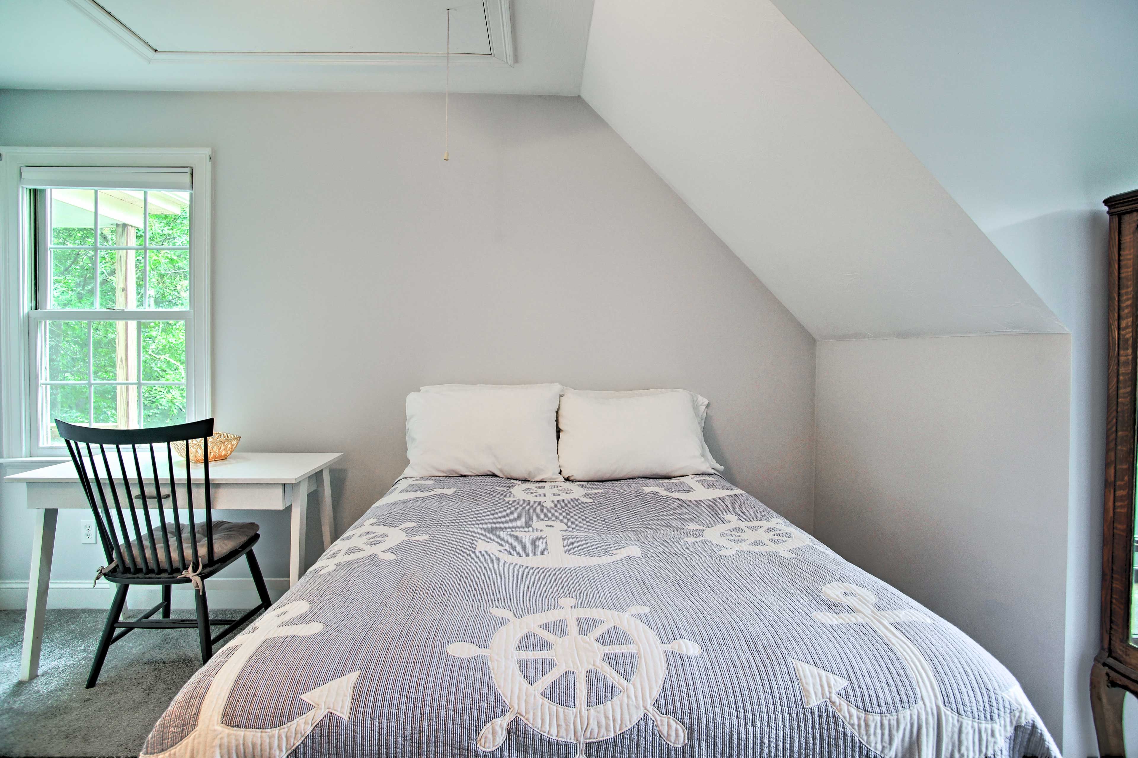 Bedroom 2 | Laptop-Friendly Workspace