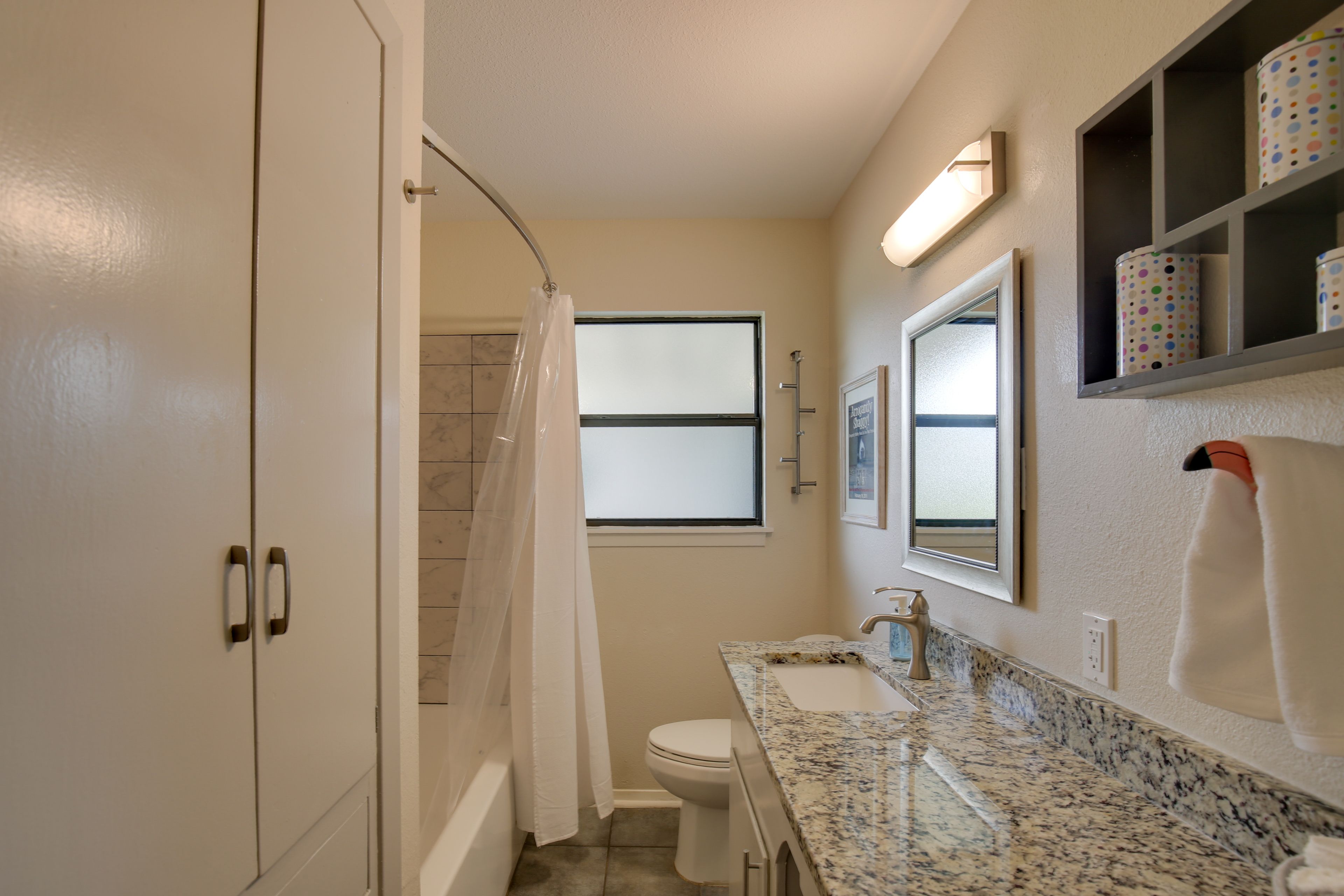 Full Bathroom | Linens & Towels | Complimentary Toiletries | Hair Dryer