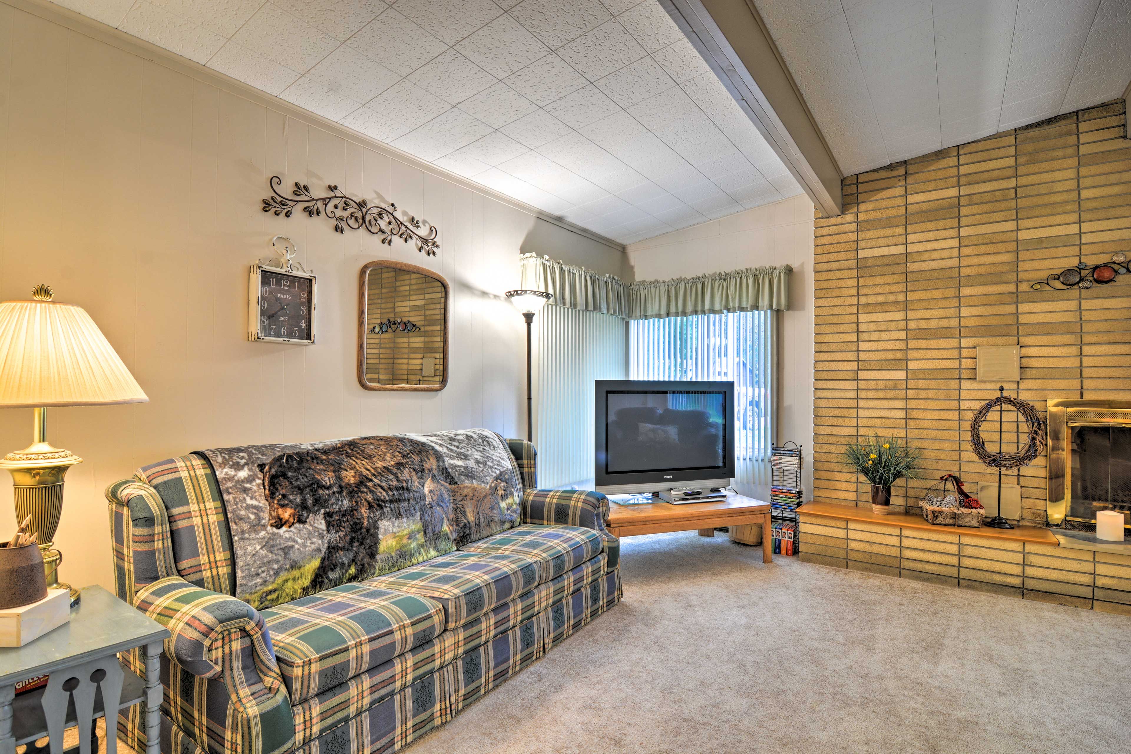 Living Room | Sleeper Sofa | Video Library