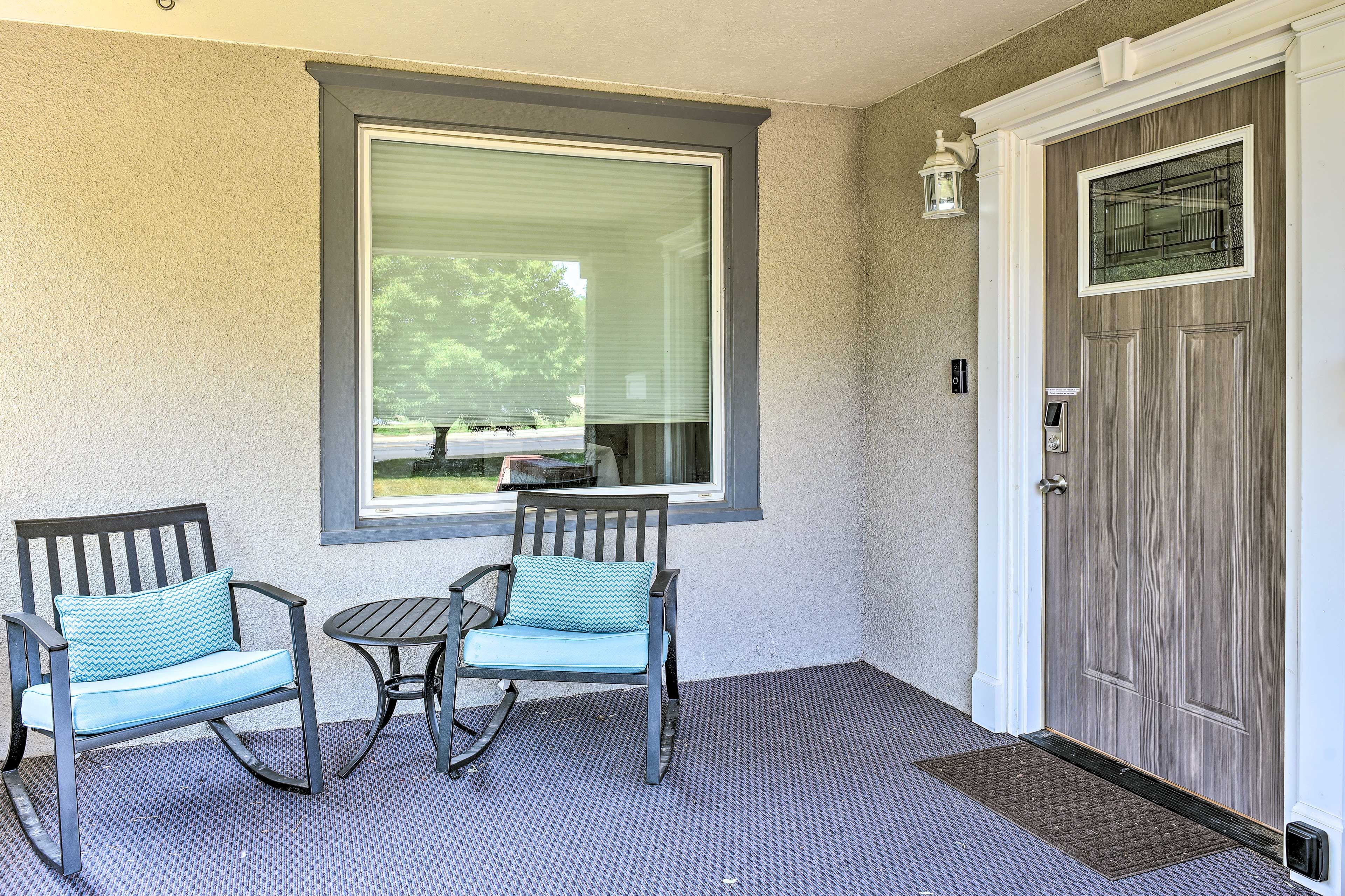 Front Entrance | Keyless Entry