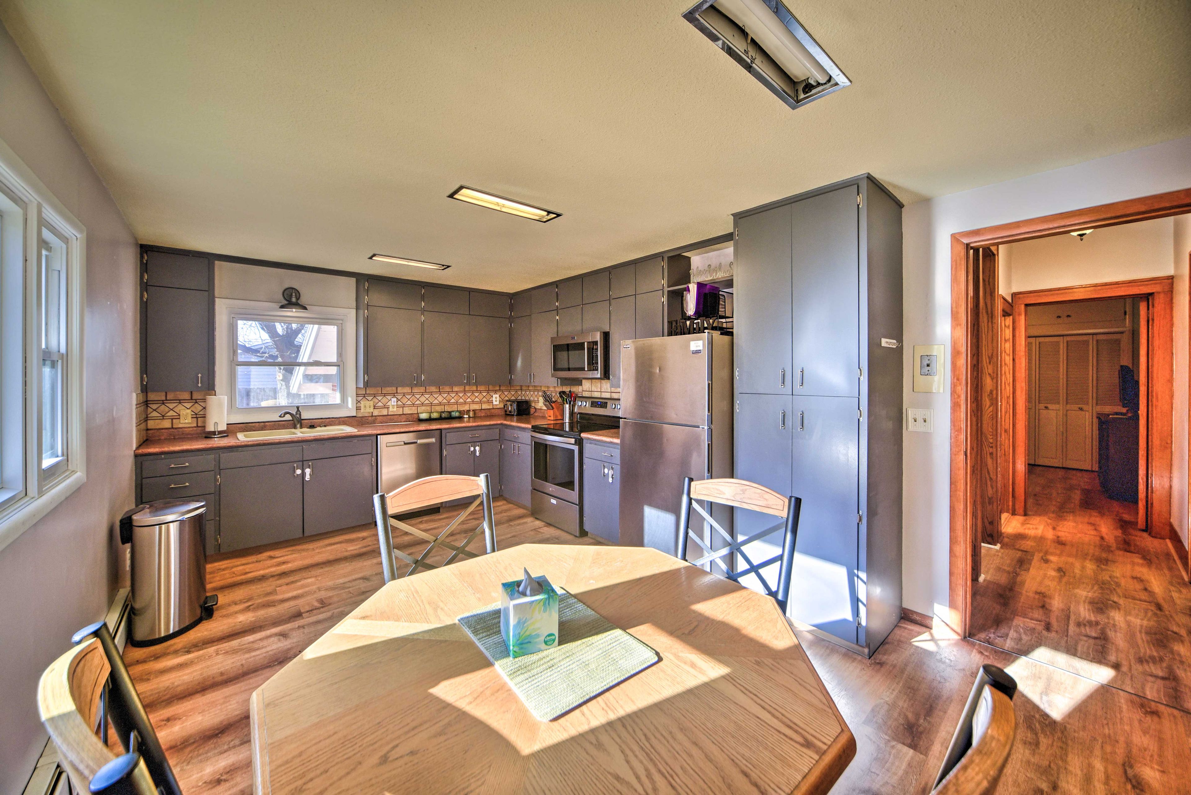Fully Equipped Kitchen | Main Floor