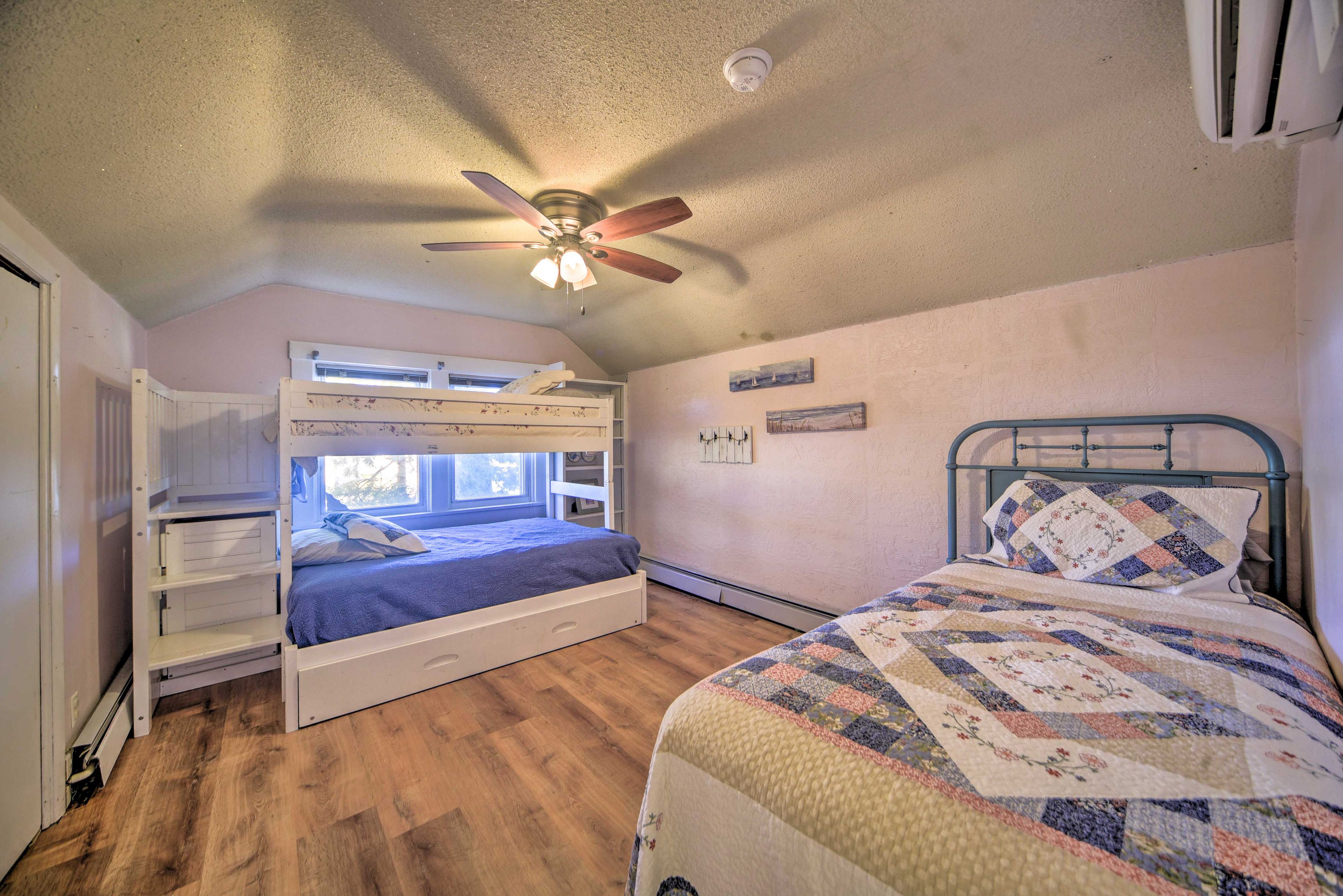 Bedroom 5 | Twin/Full Bunk Bed | Twin Bed