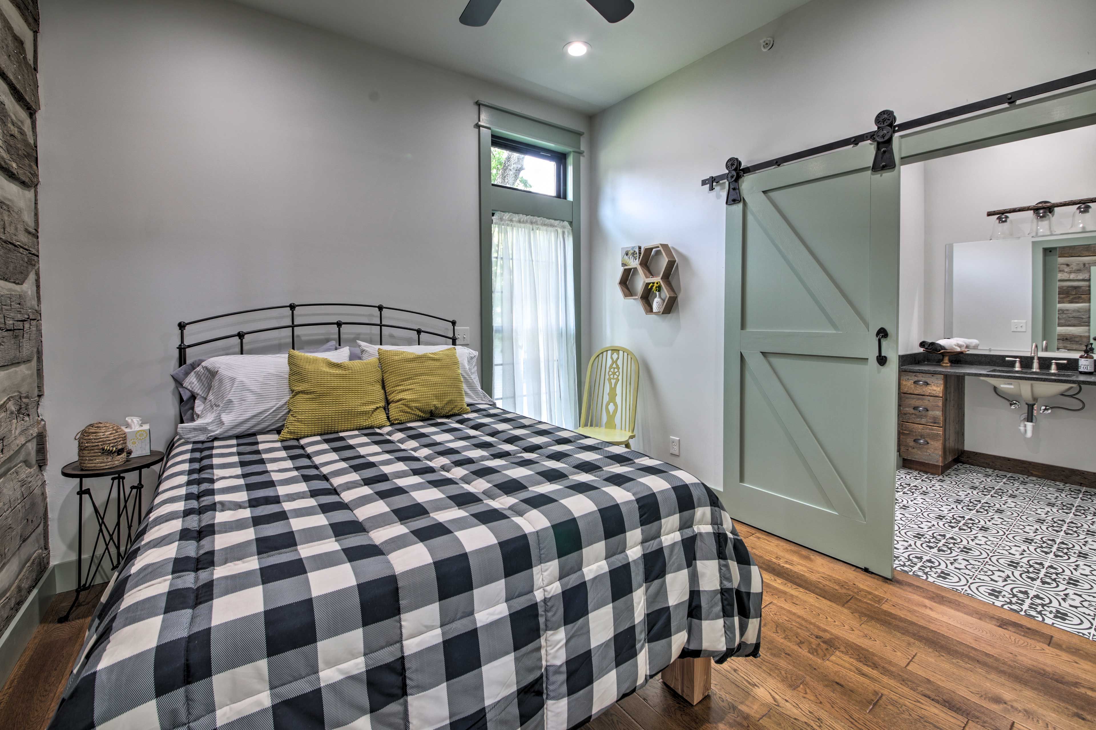 Bedroom 2 | Queen Bed | En-Suite Bathroom
