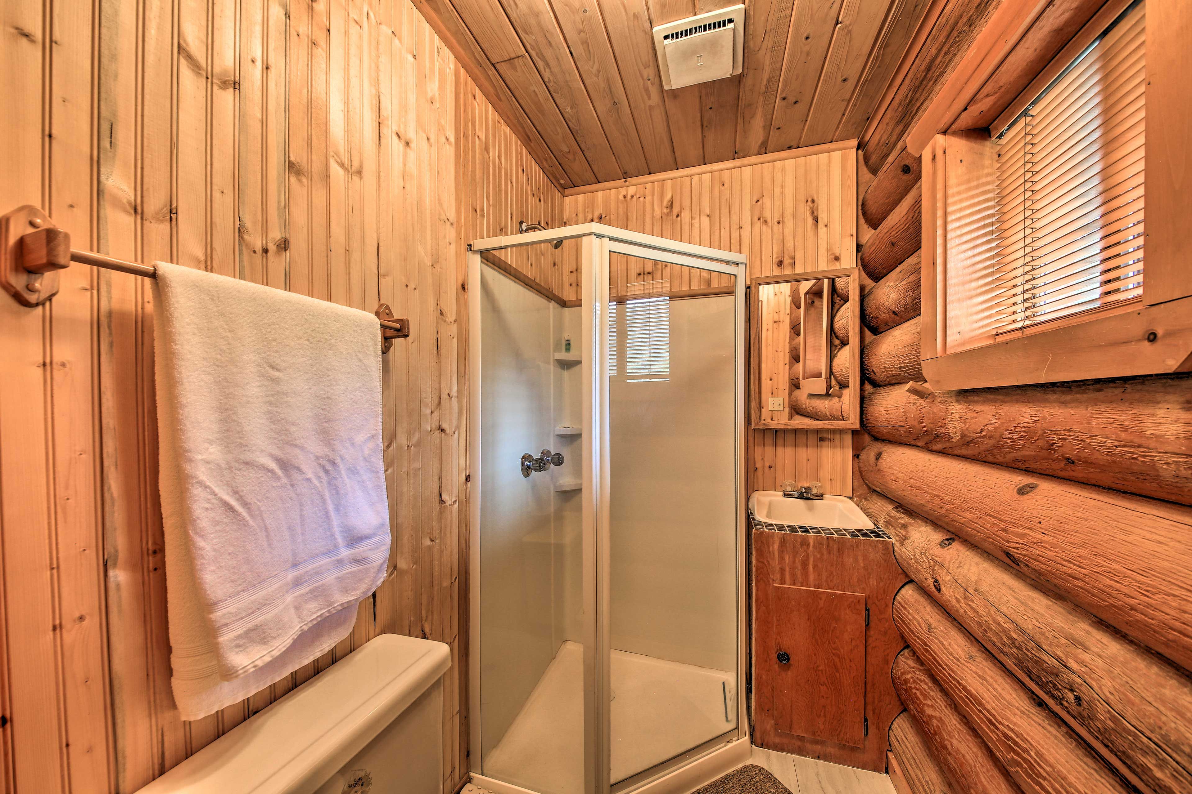 En-Suite Bathroom | Complimentary Toiletries