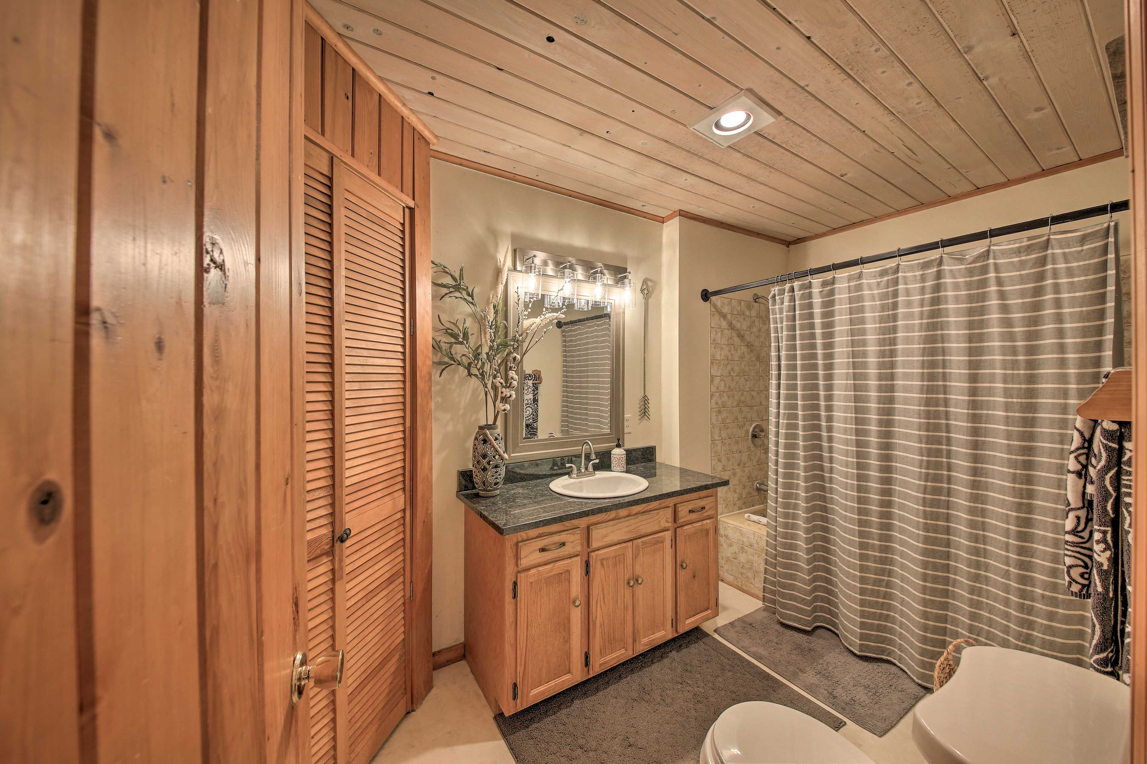 Bathroom | Towels Provided