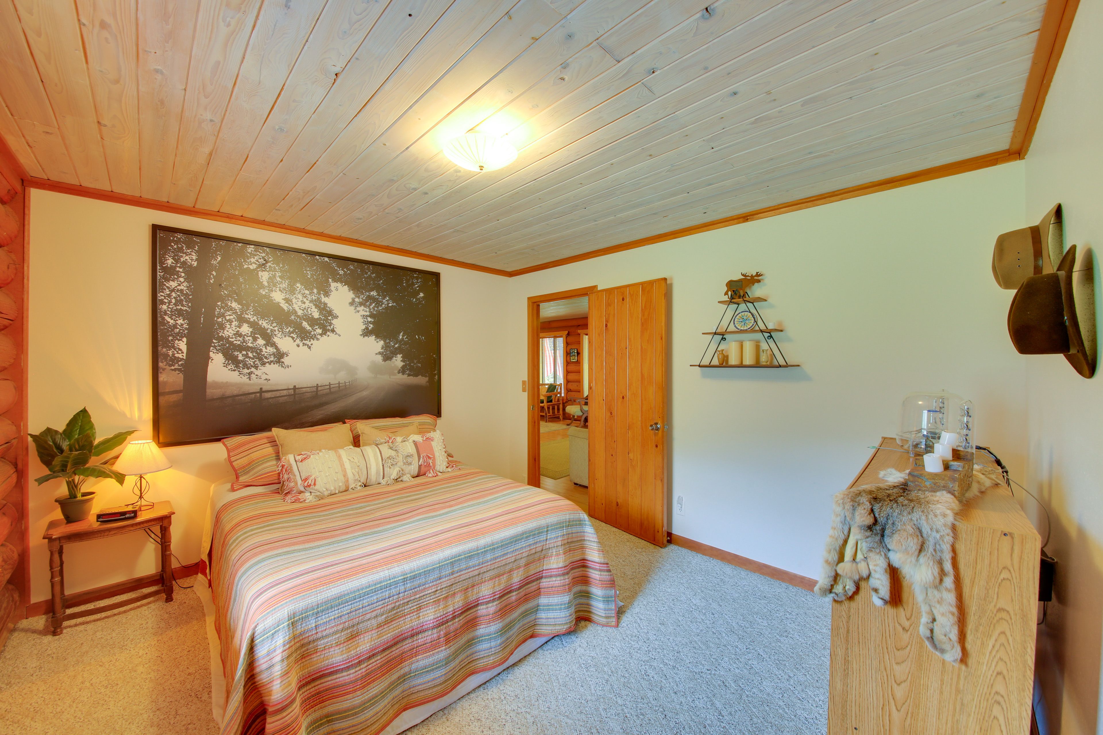 Bedroom 3 | Queen Bed