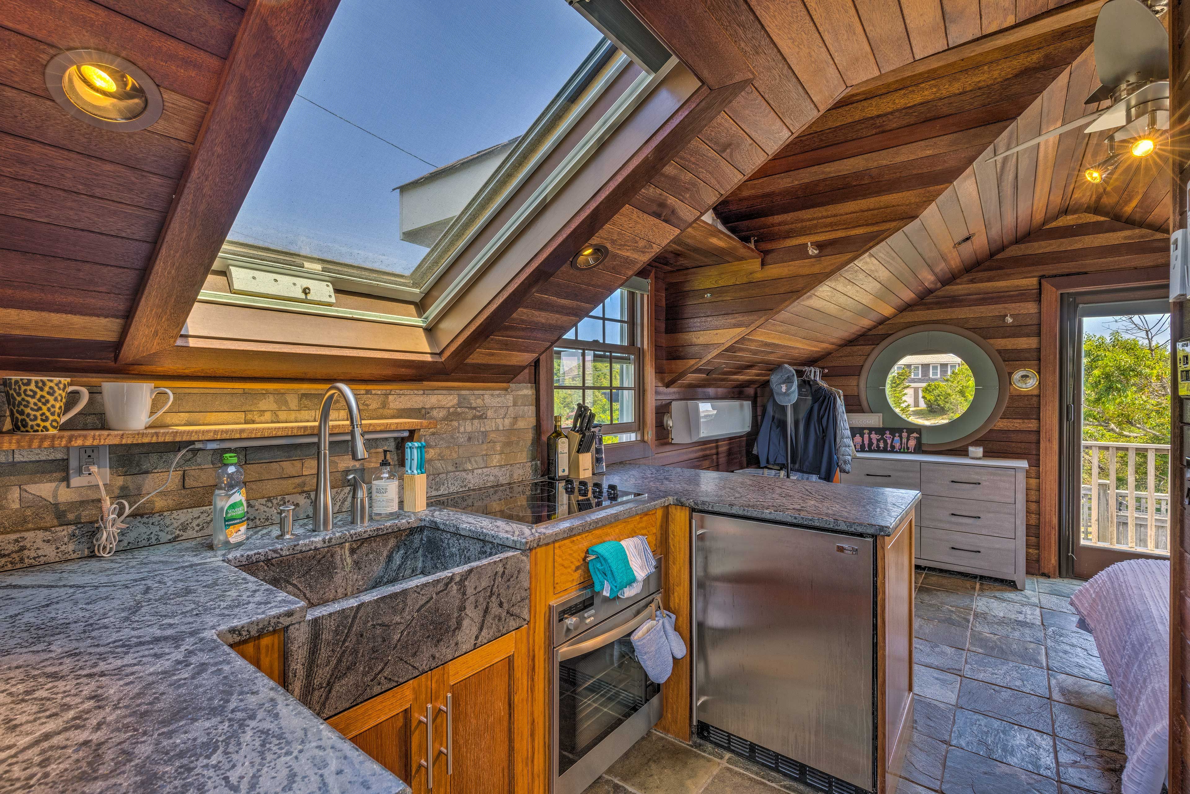 Kitchenette | Fully Equipped