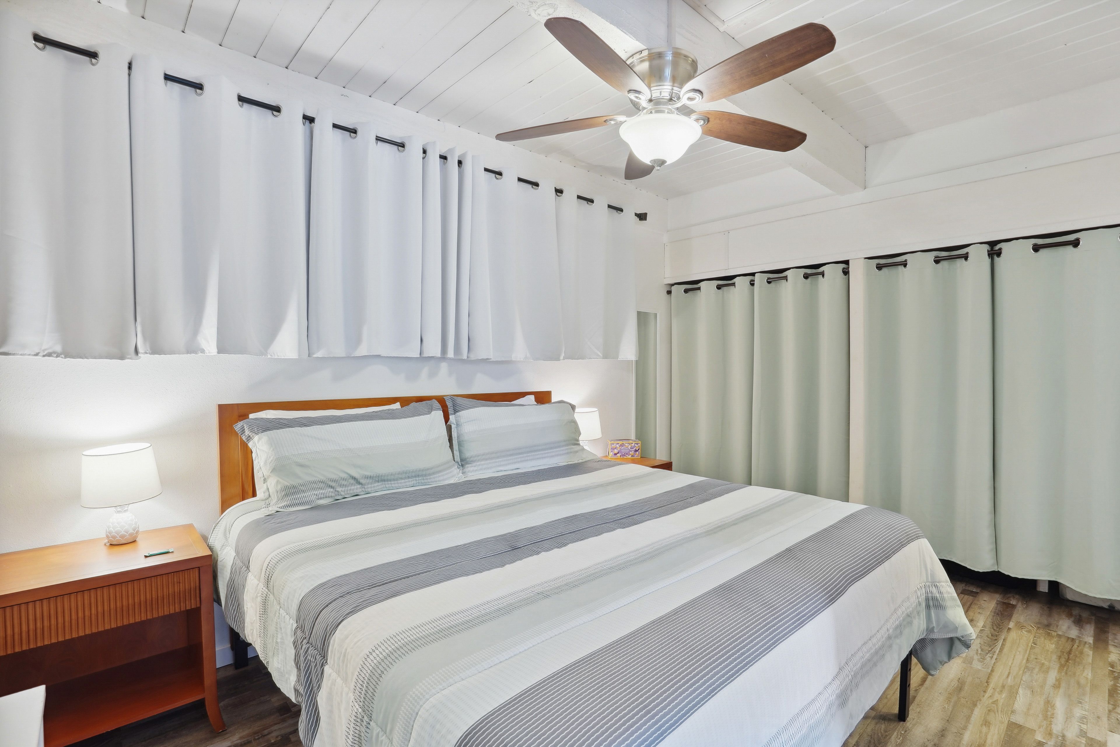 Bedroom | King Bed