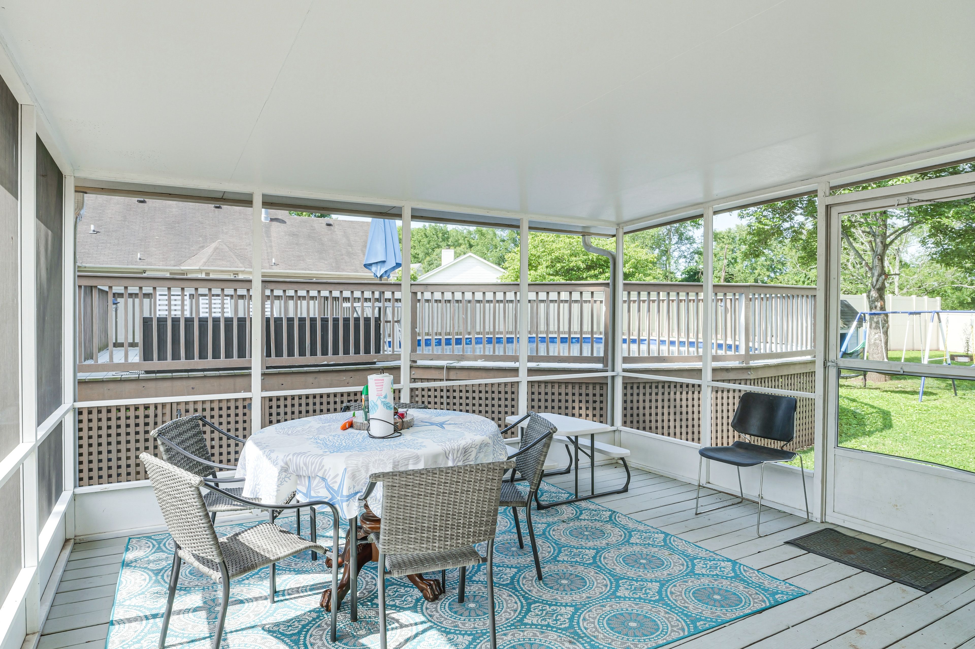 Screened-In Porch