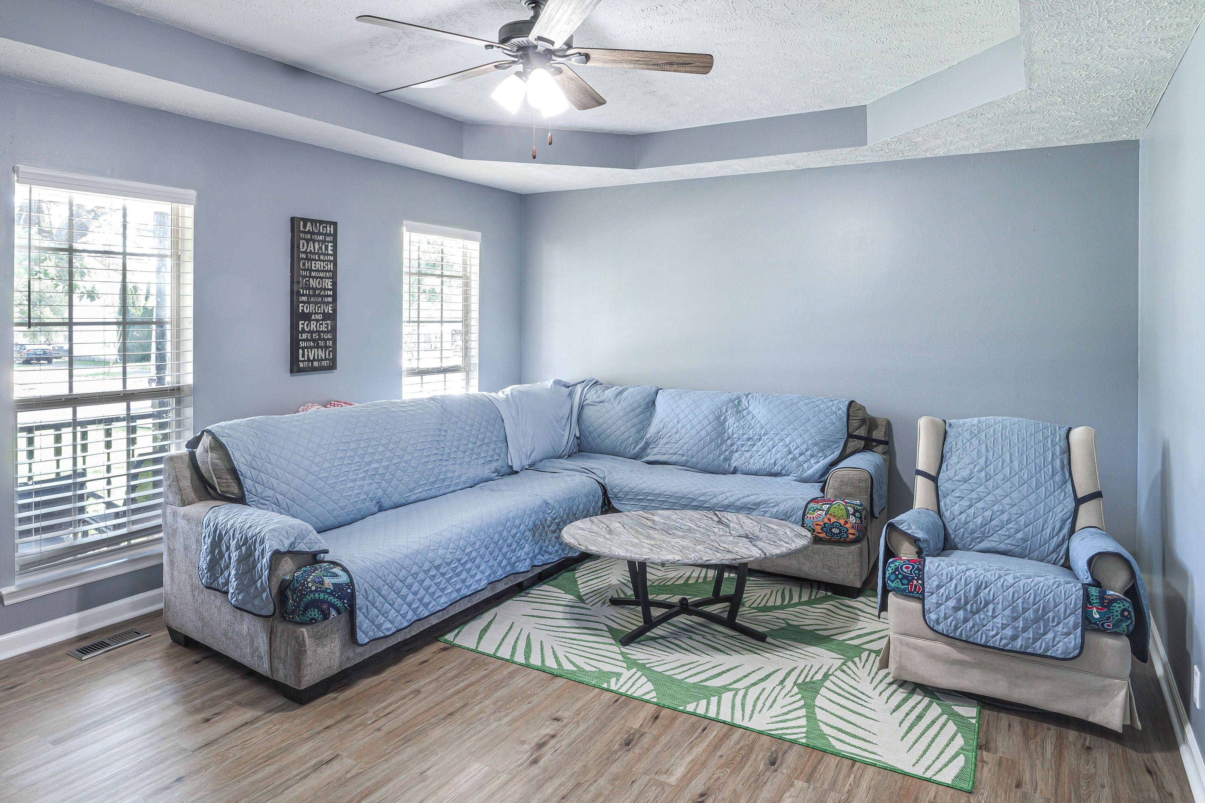 Living Room | Free WiFi | Central A/C & Heating