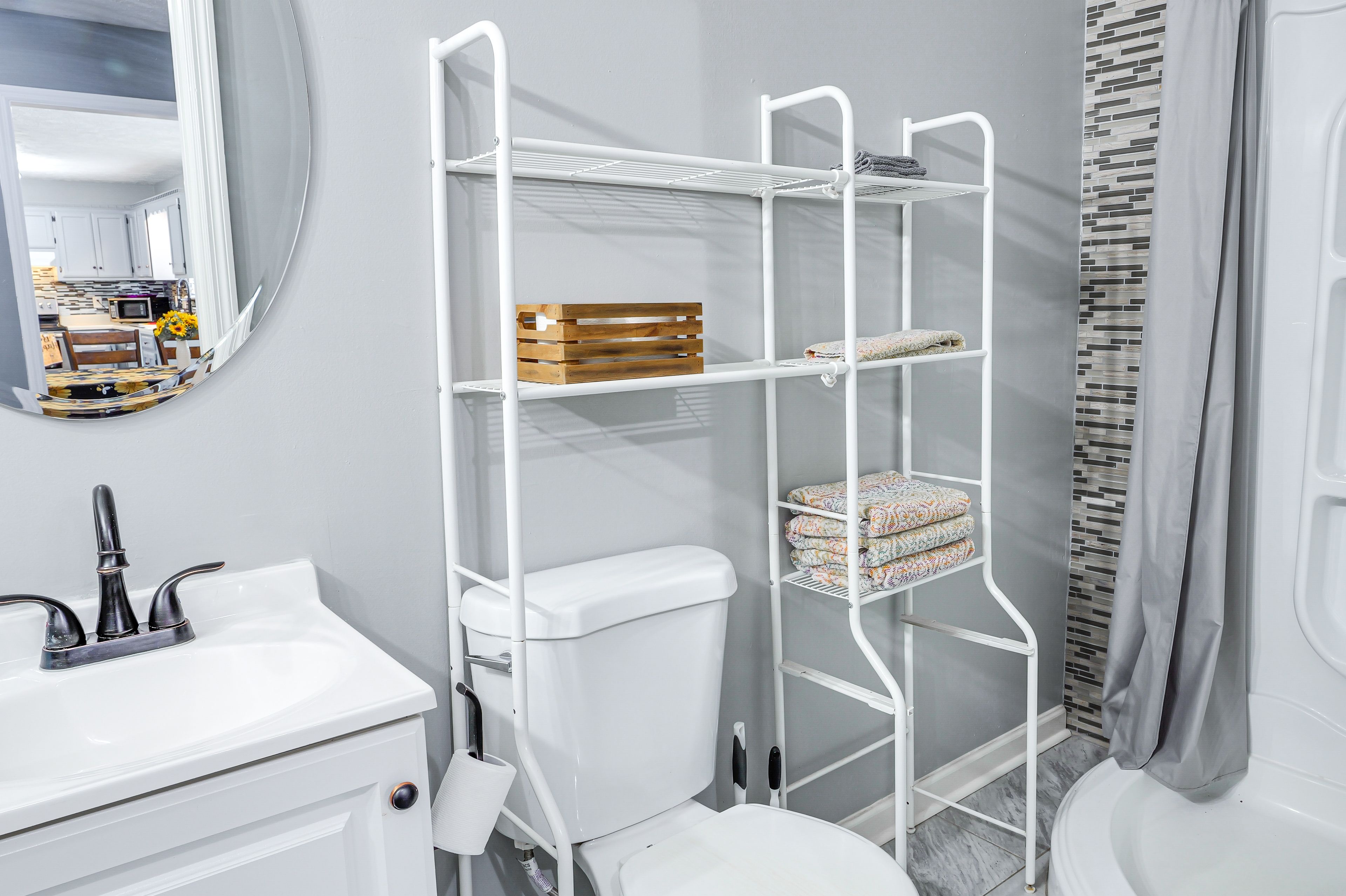 Full Bathroom | Complimentary Toiletries