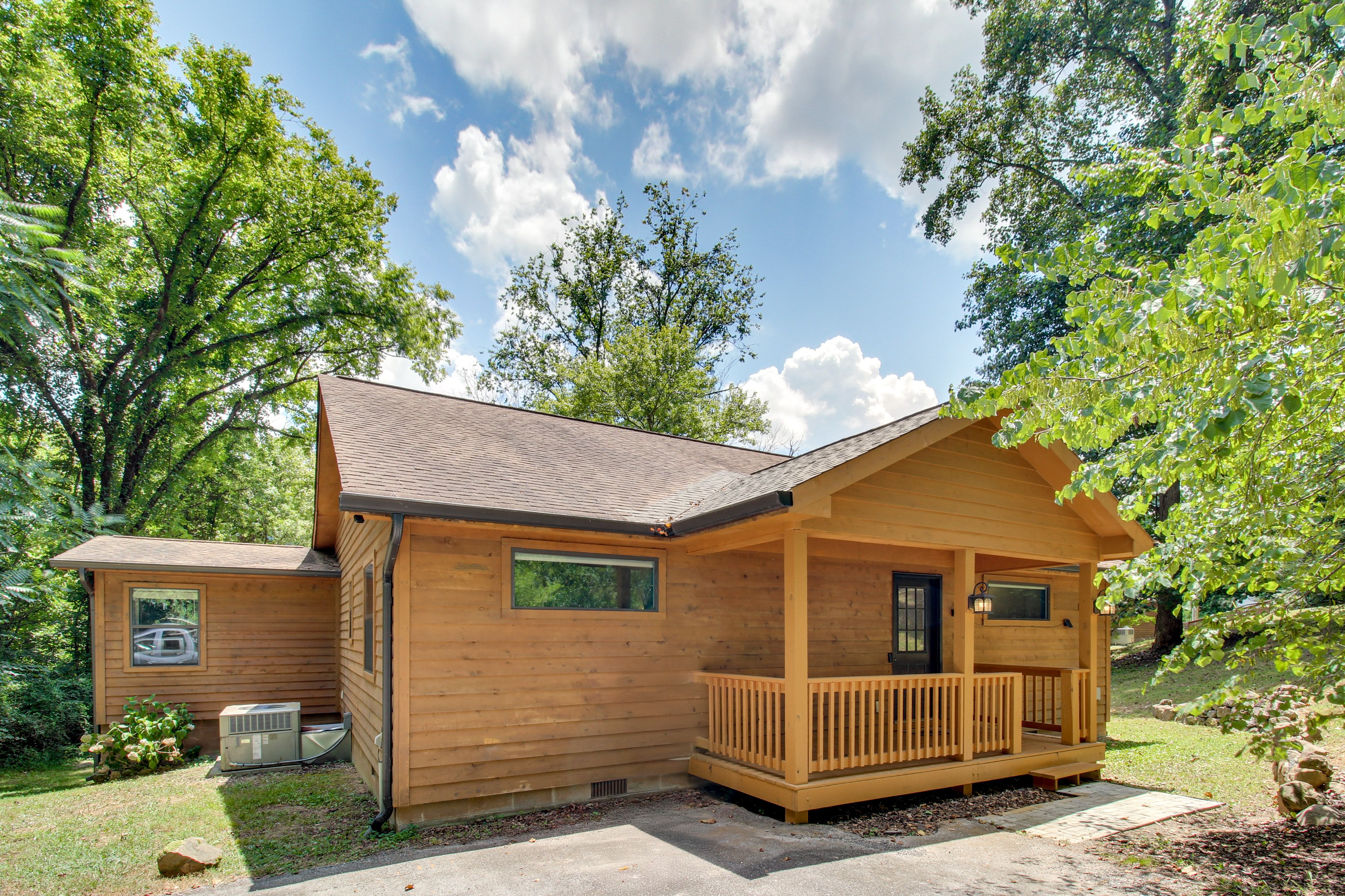 Parking | Driveway (3 Vehicles)