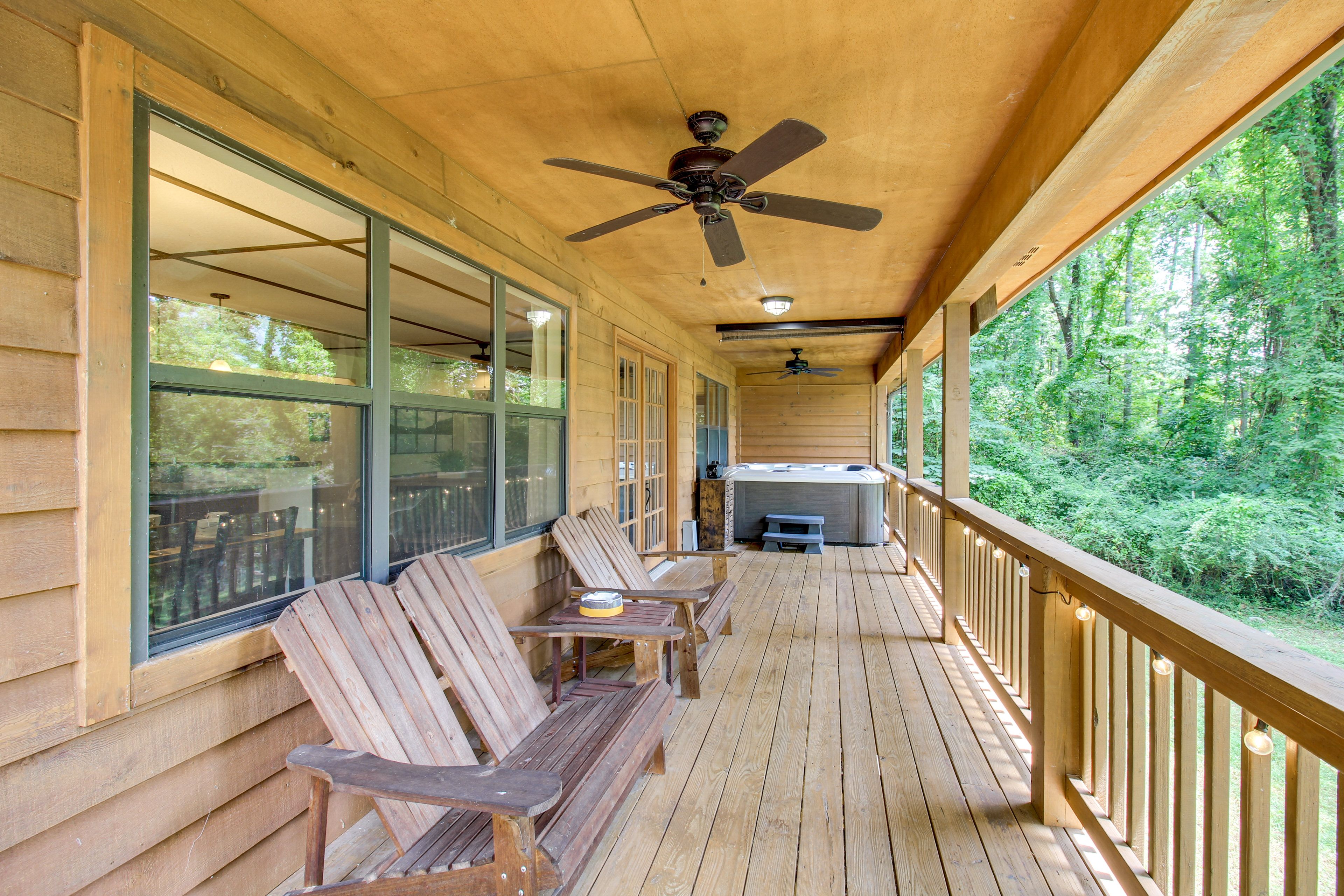 Covered Porch | Hot Tub
