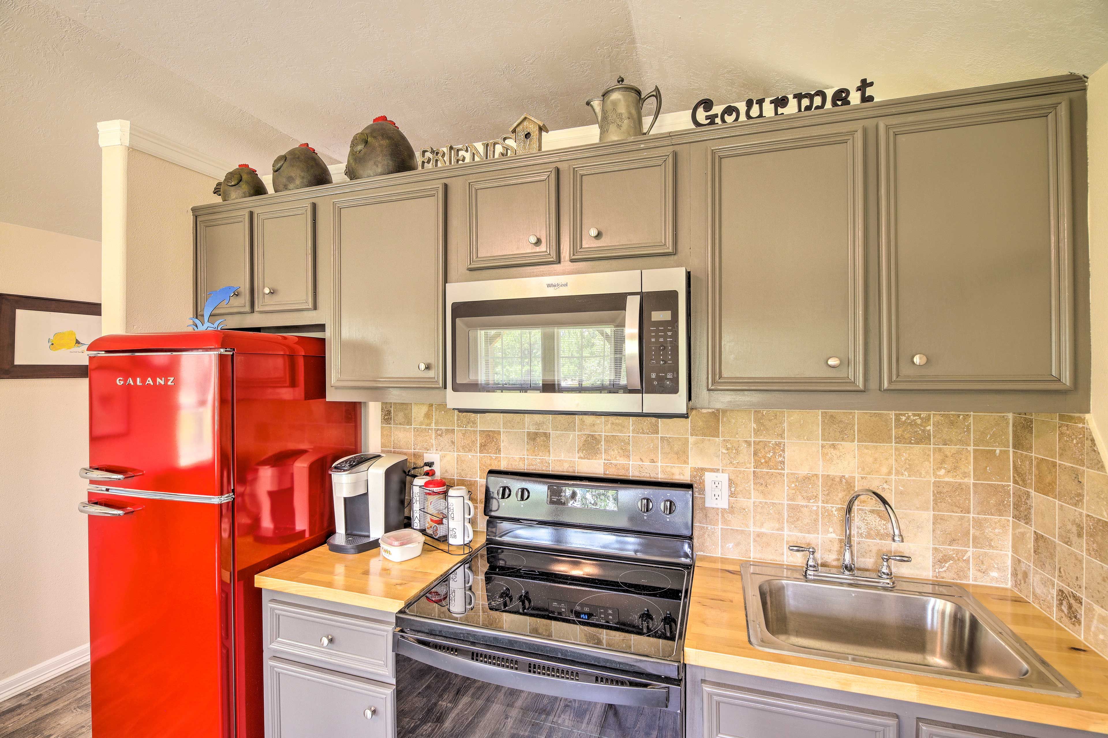 Kitchen | Cooking Basics | Dishware & Flatware | Trash Bags | Paper Towels