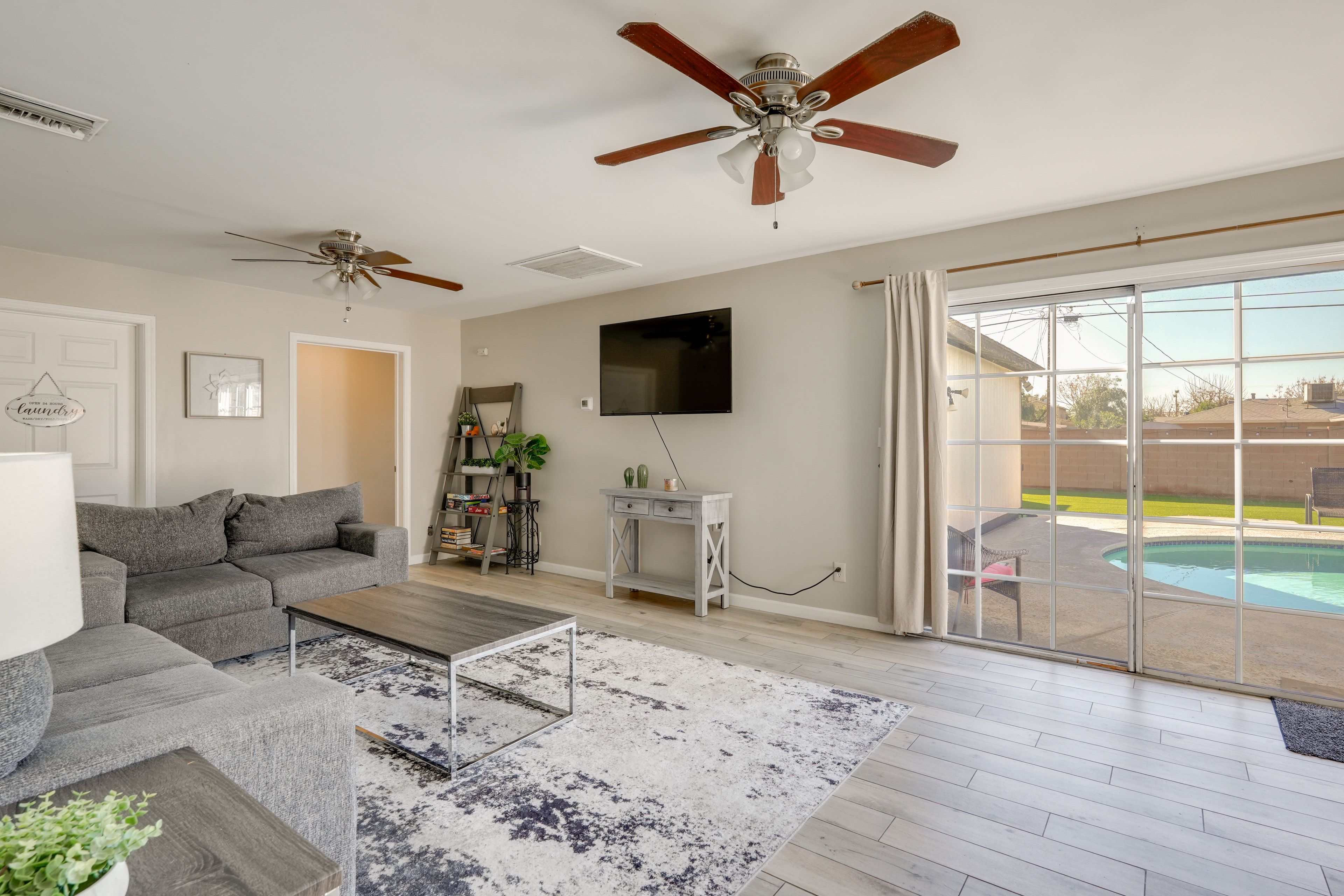 Living Room | Sleeper Sofa