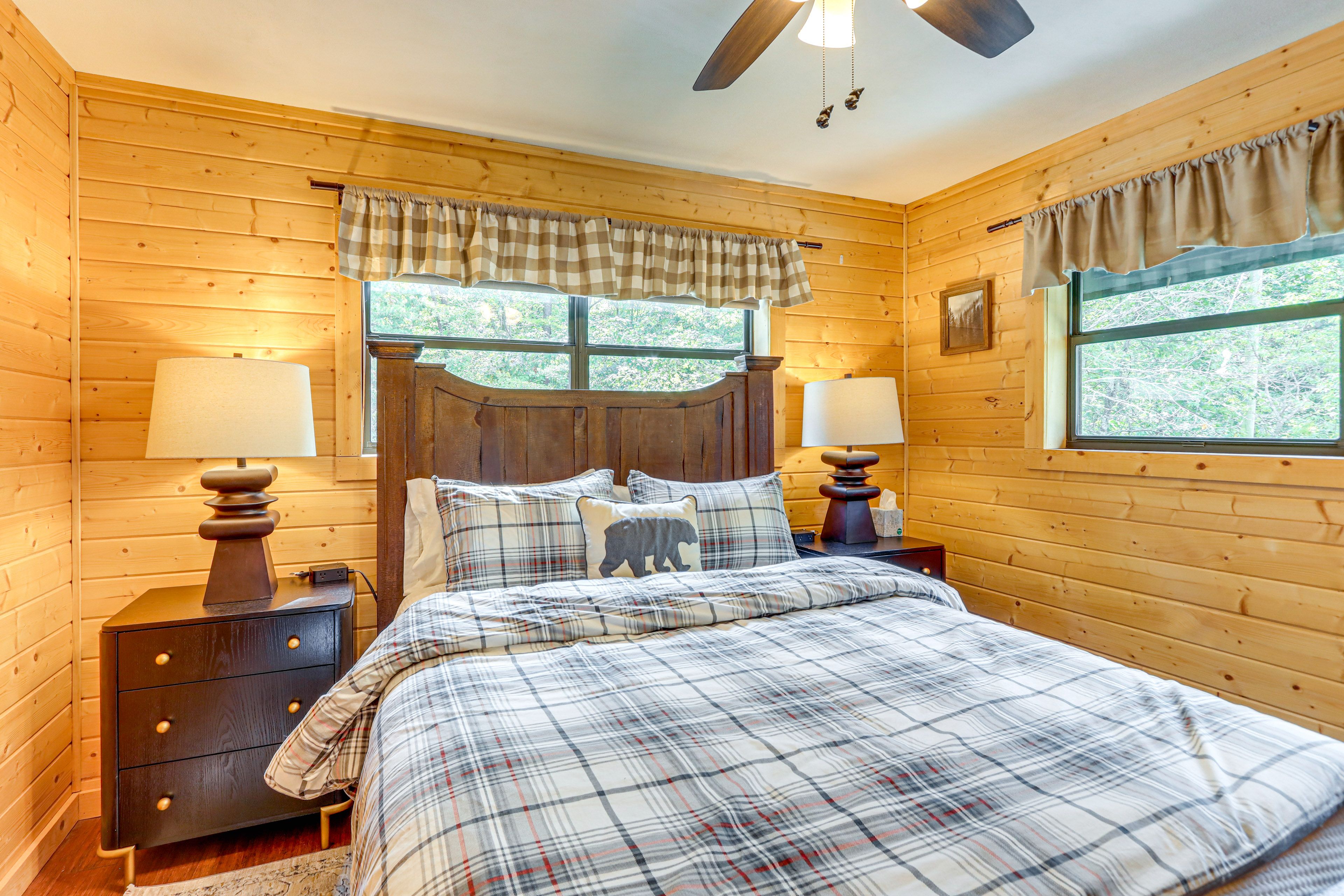 Bedroom 2 | Main Level | Queen Bed