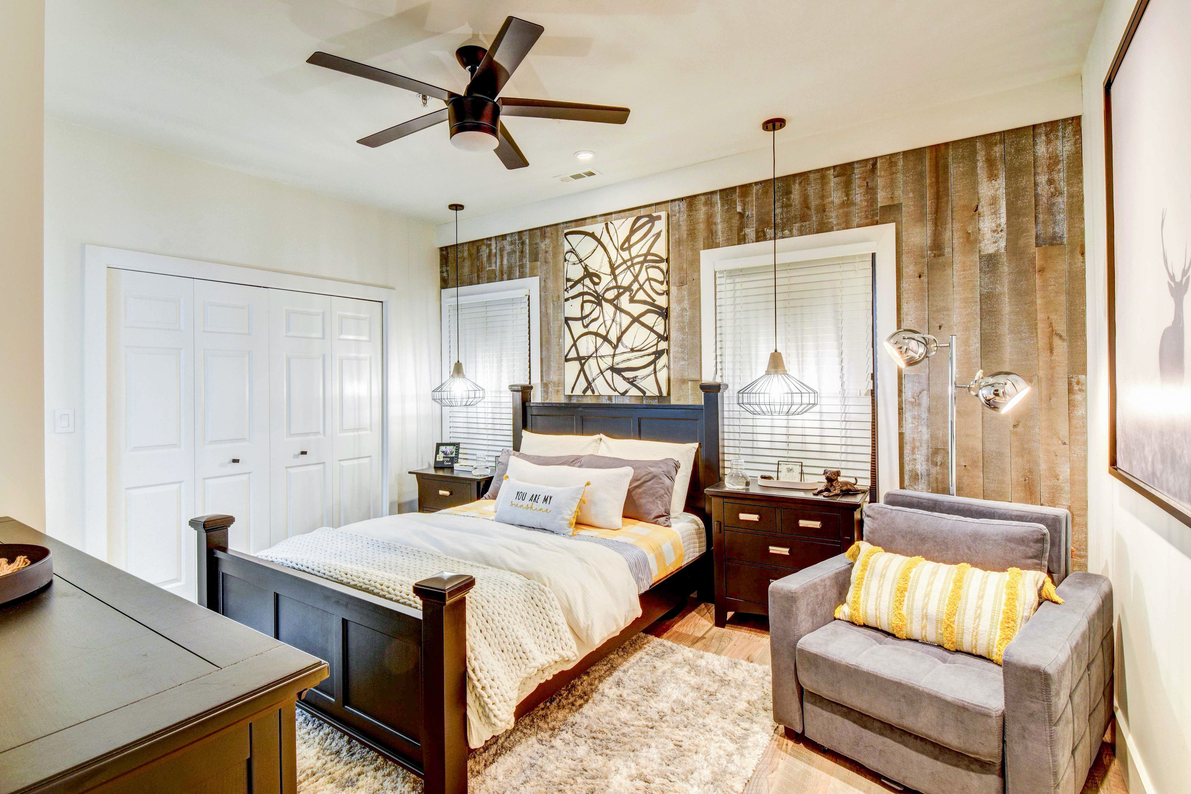 Bedroom 2 | Queen Bed