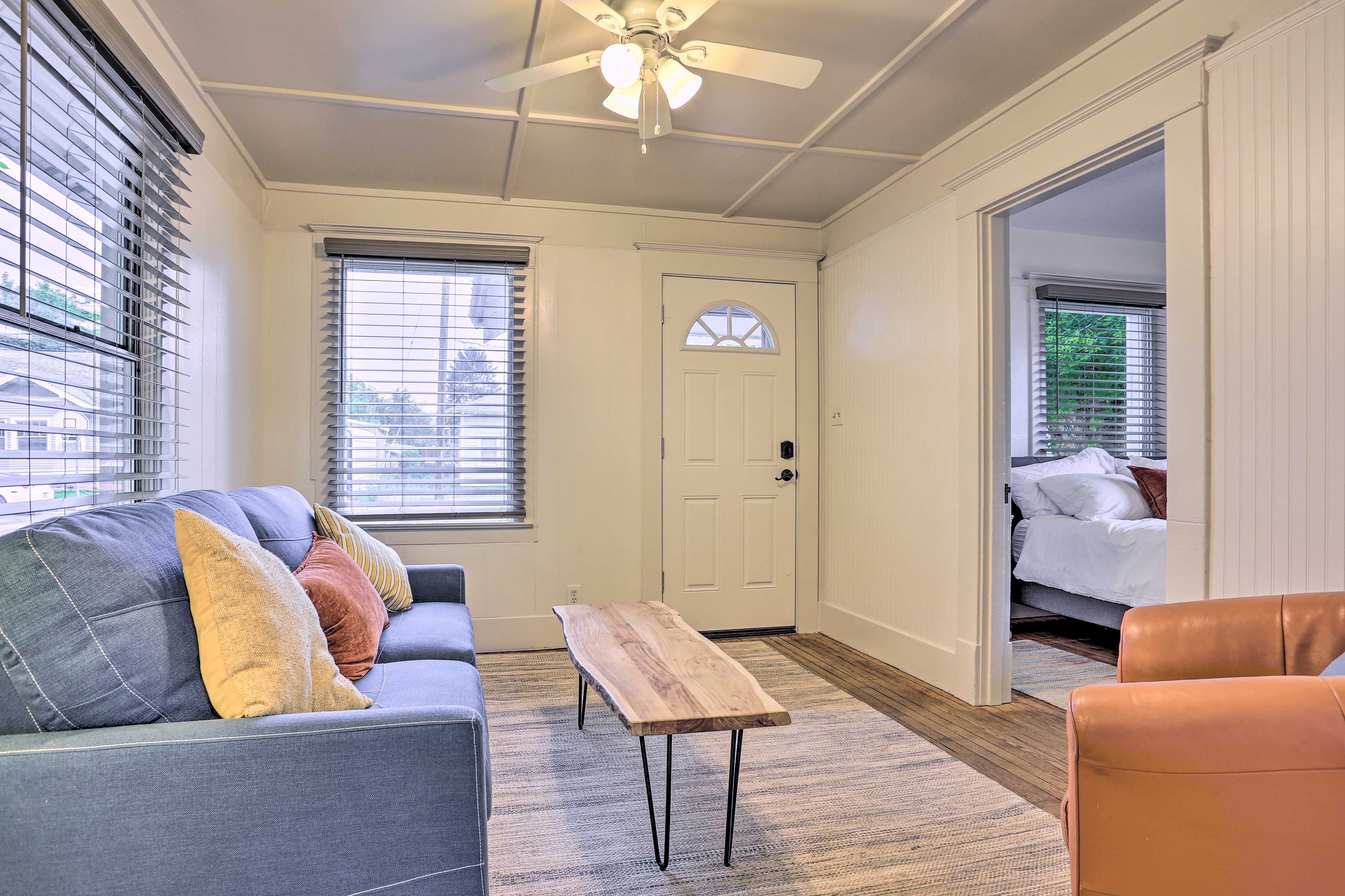 Living Room | Free WiFi