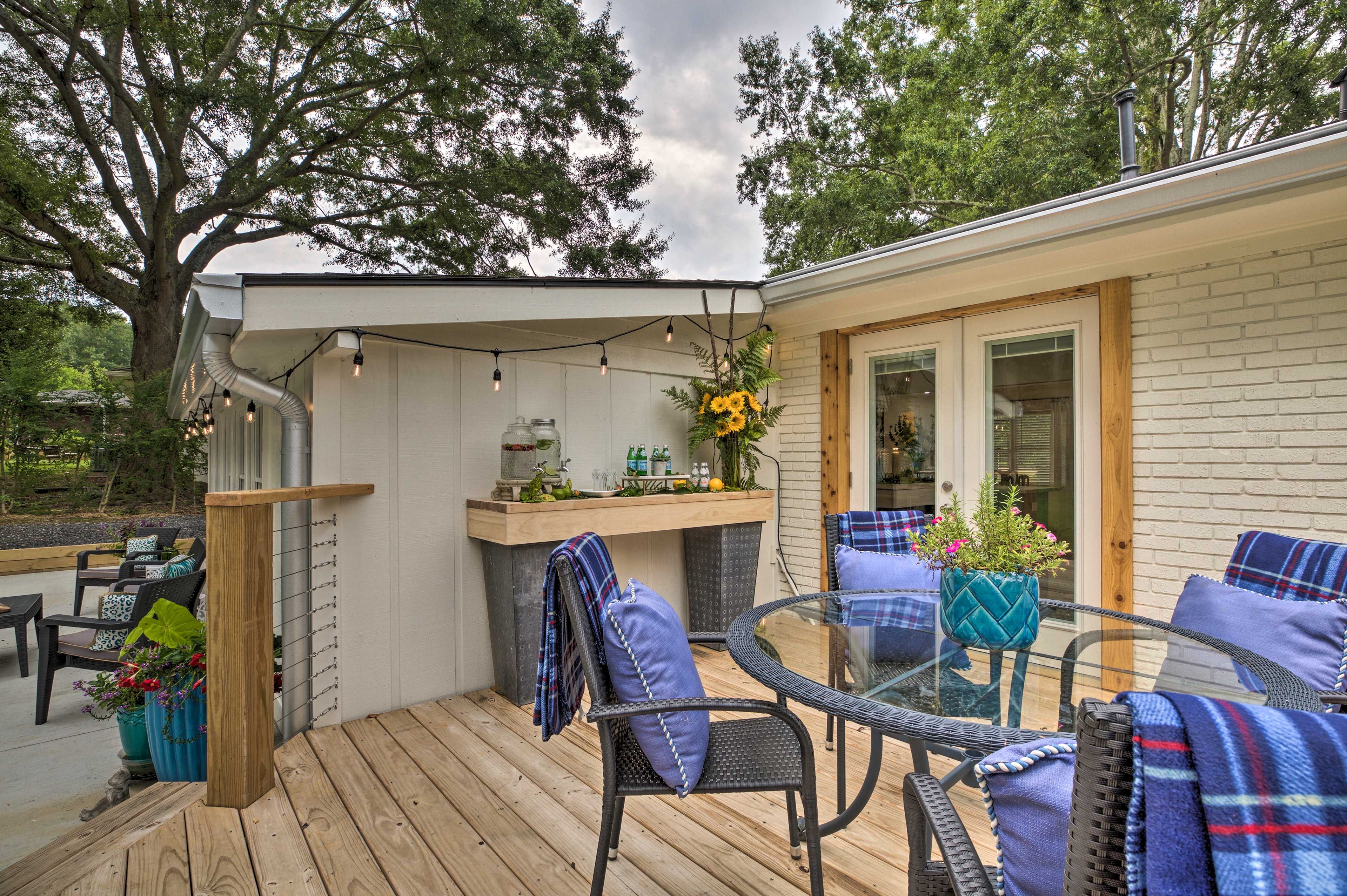 Deck | Outdoor Dining Area