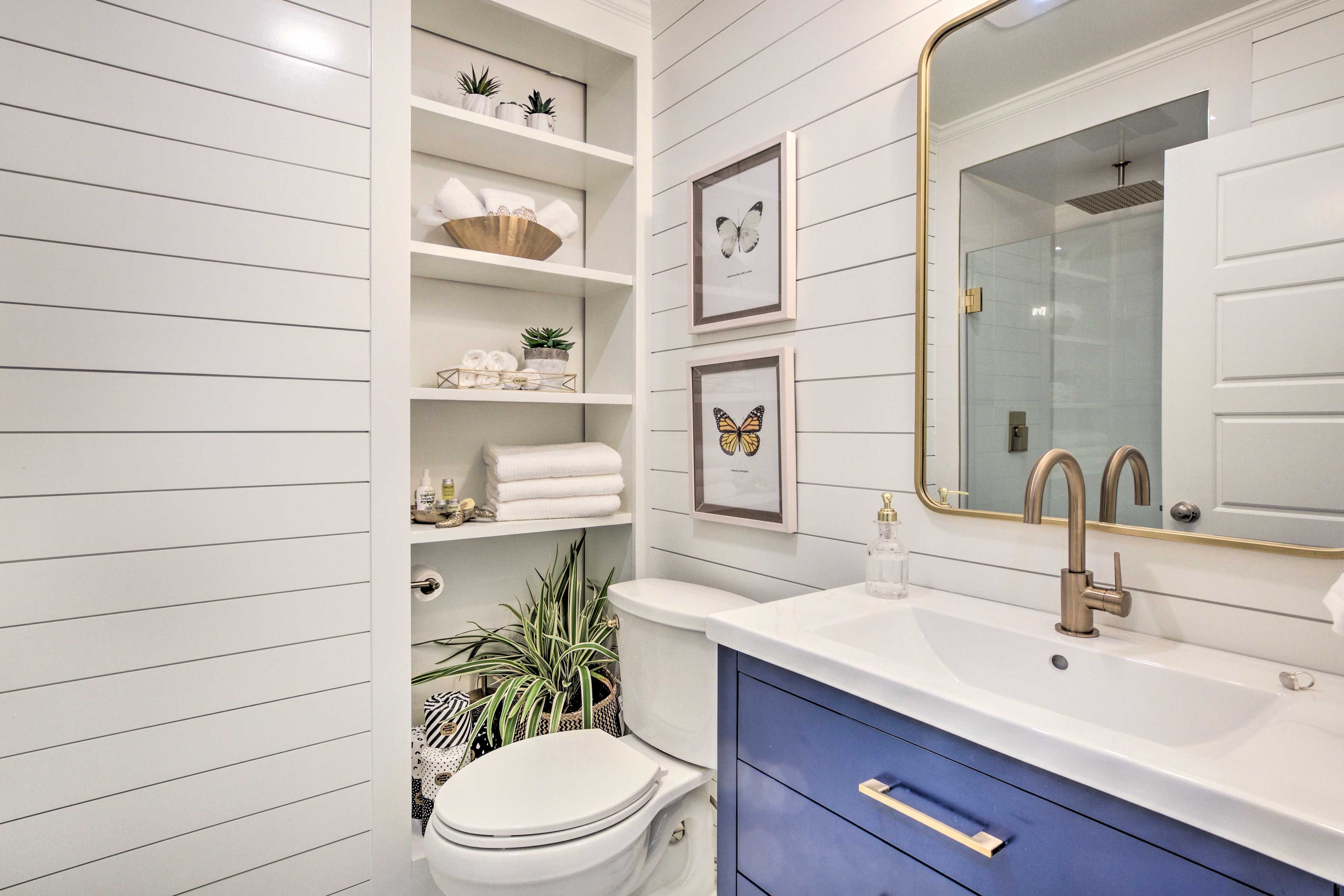 Full Bathroom