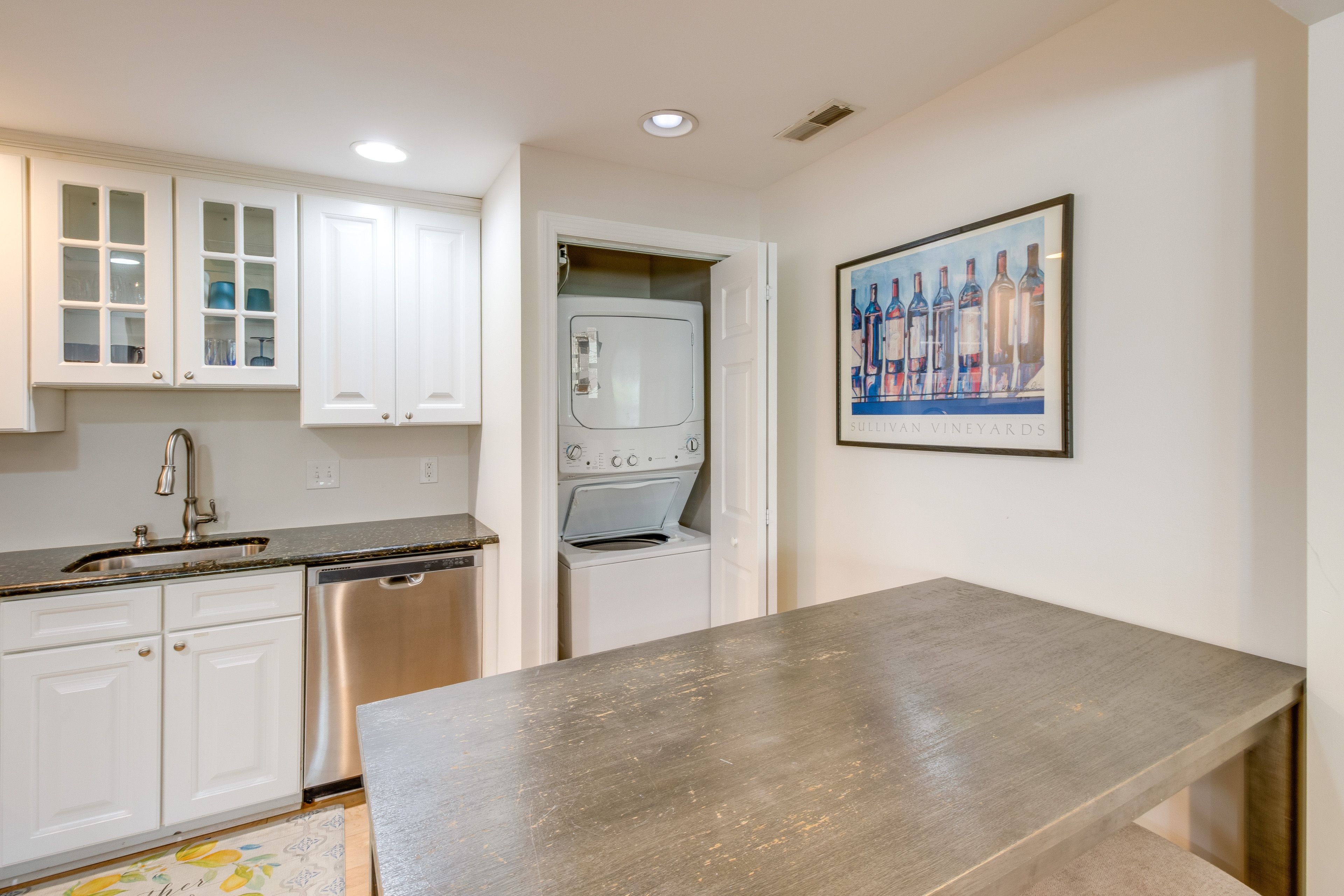 Laundry Closet | Washer & Dryer