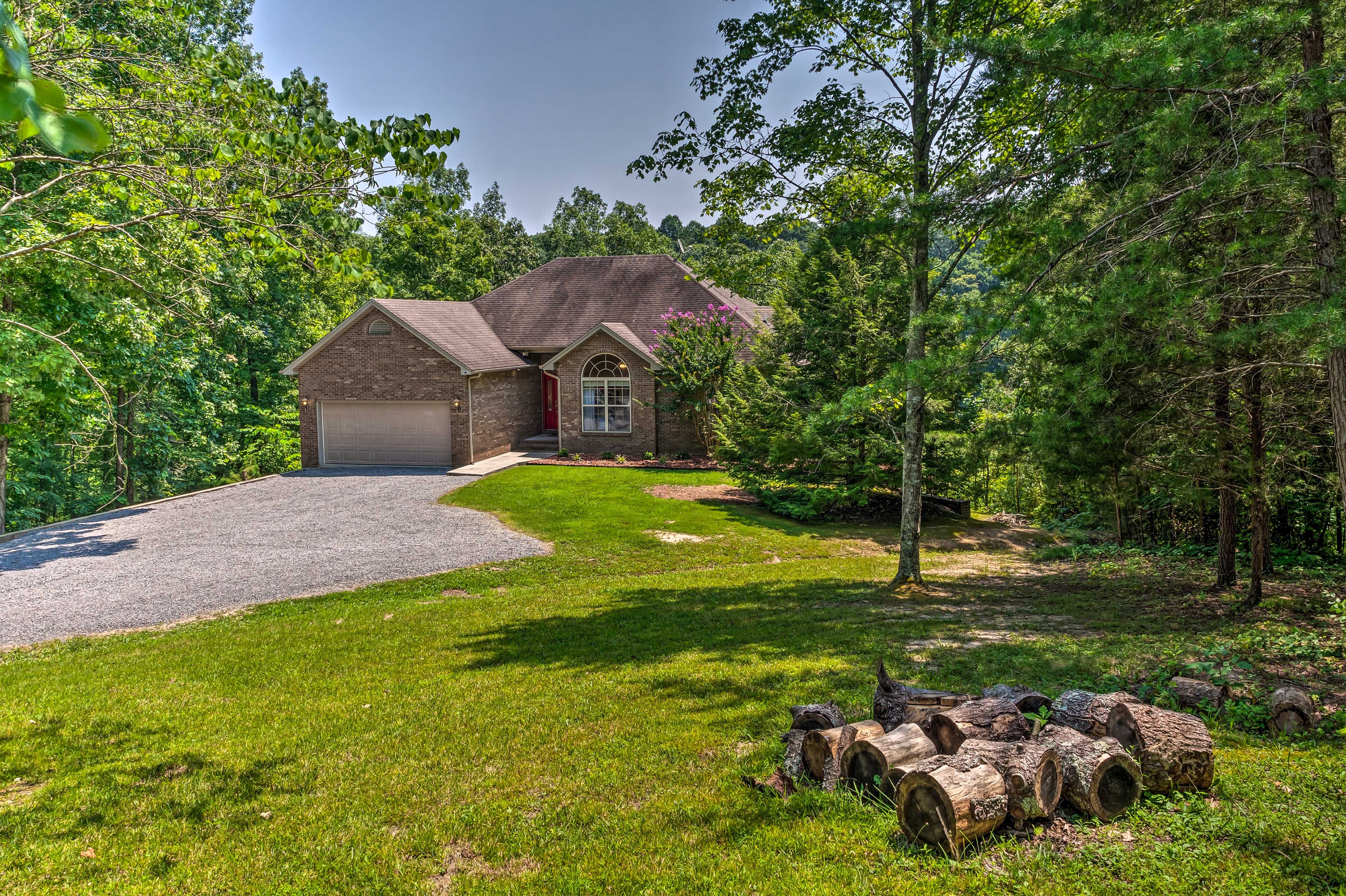 Parking | Gravel Driveway (4 Vehicles) | RV & Trailer Parking