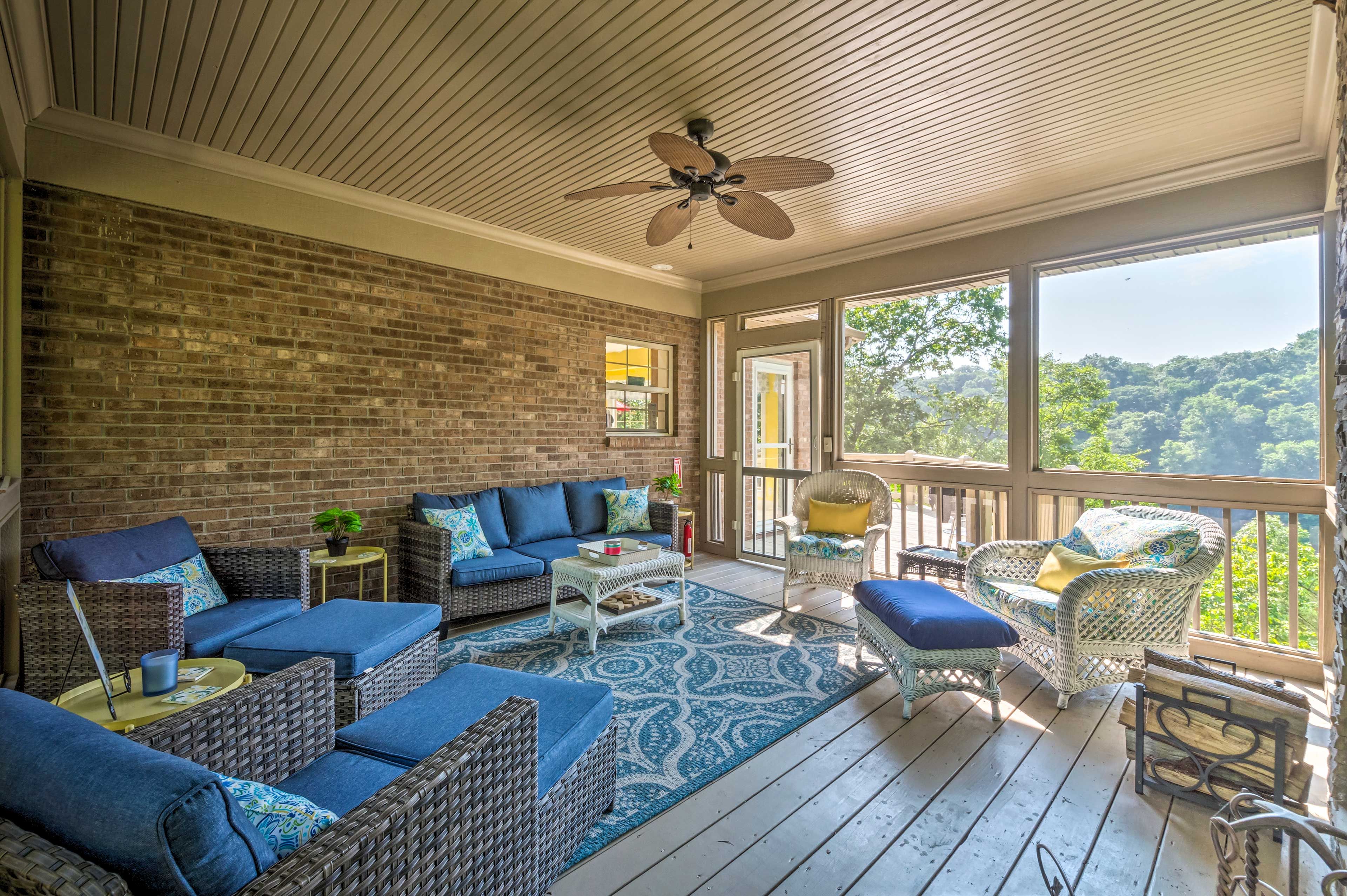 Screened-In Deck