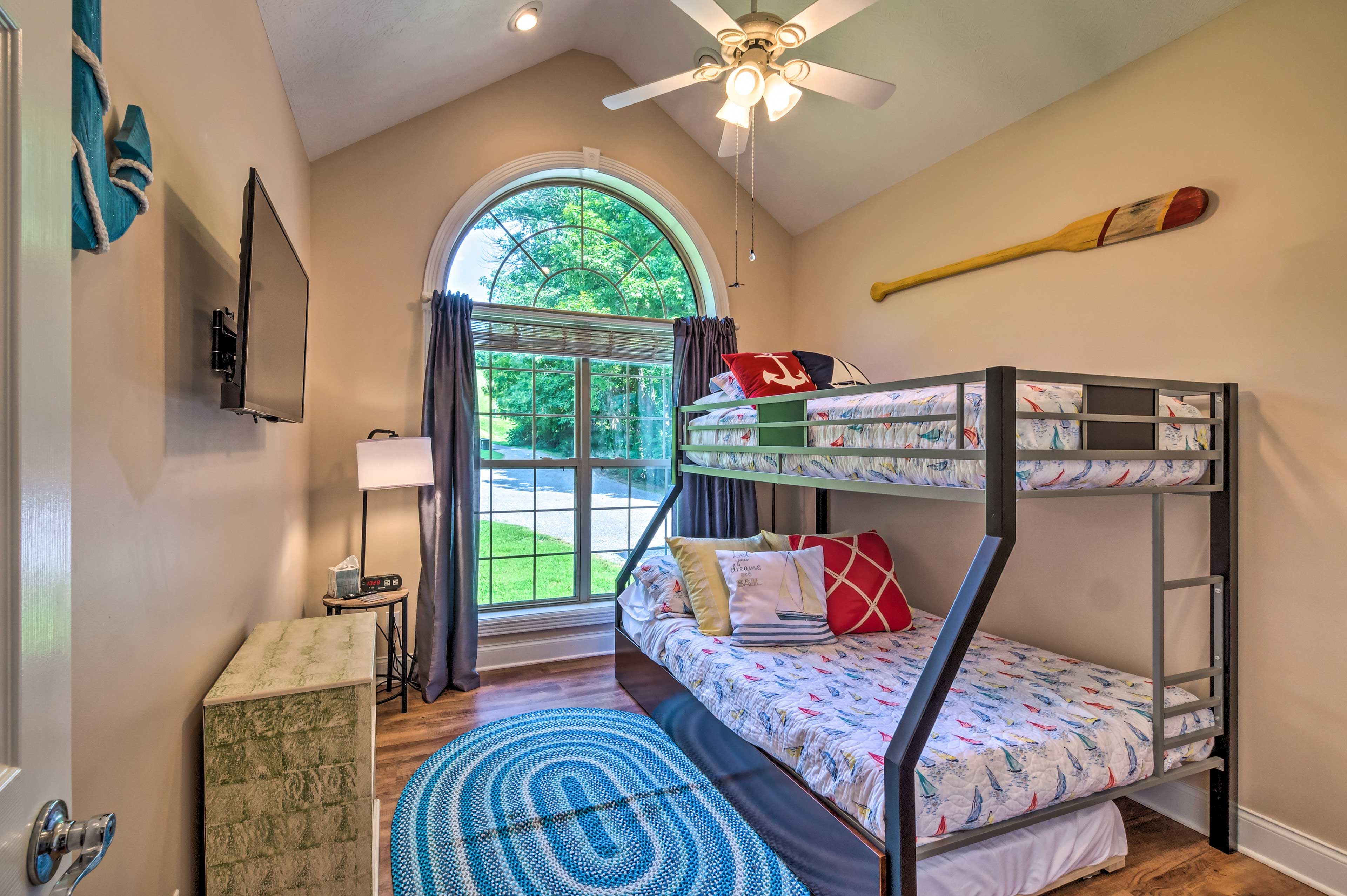 Bedroom 3 | Twin/Full Bunk Bed w/ Twin Trundle
