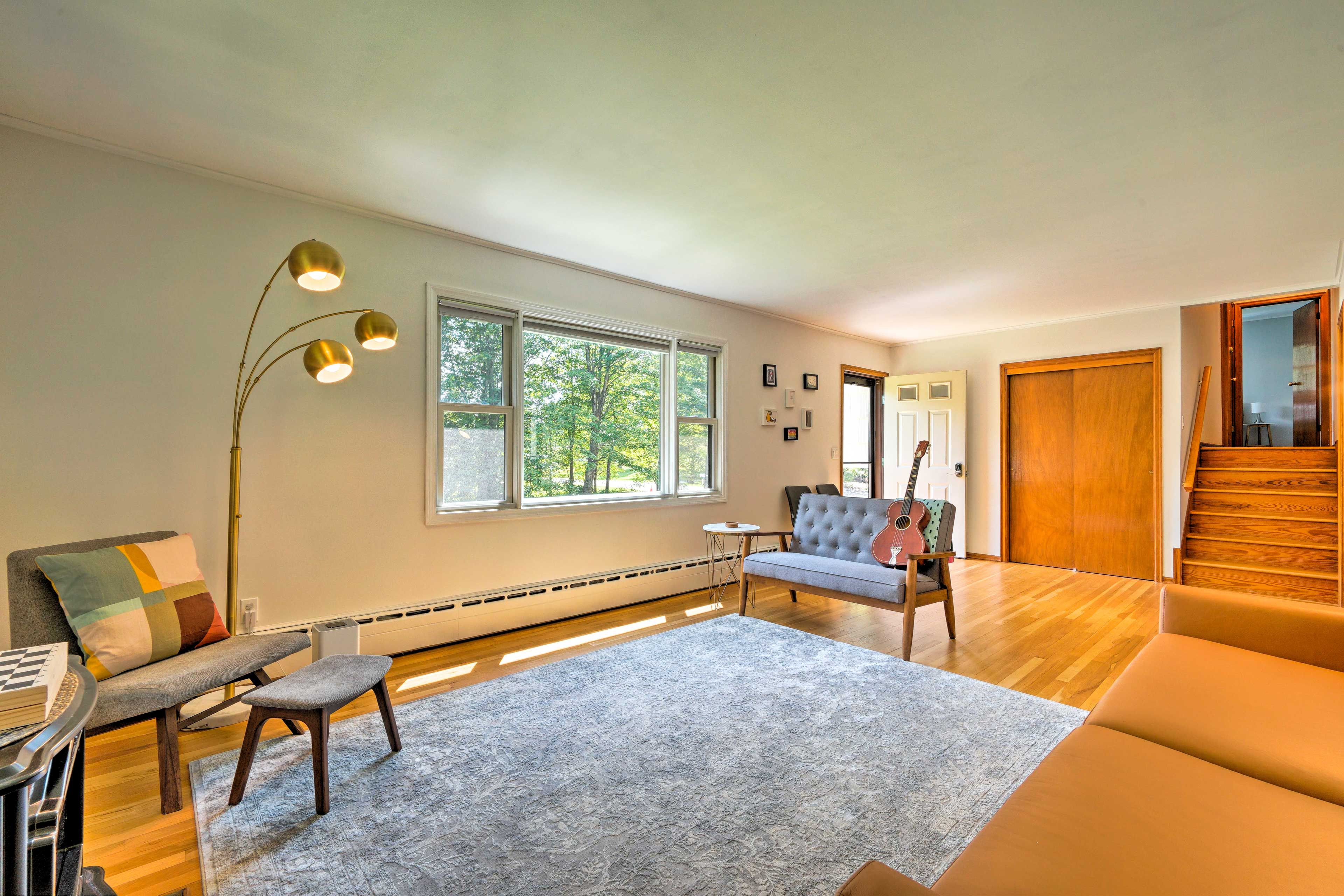 Living Room | Gas Fireplace