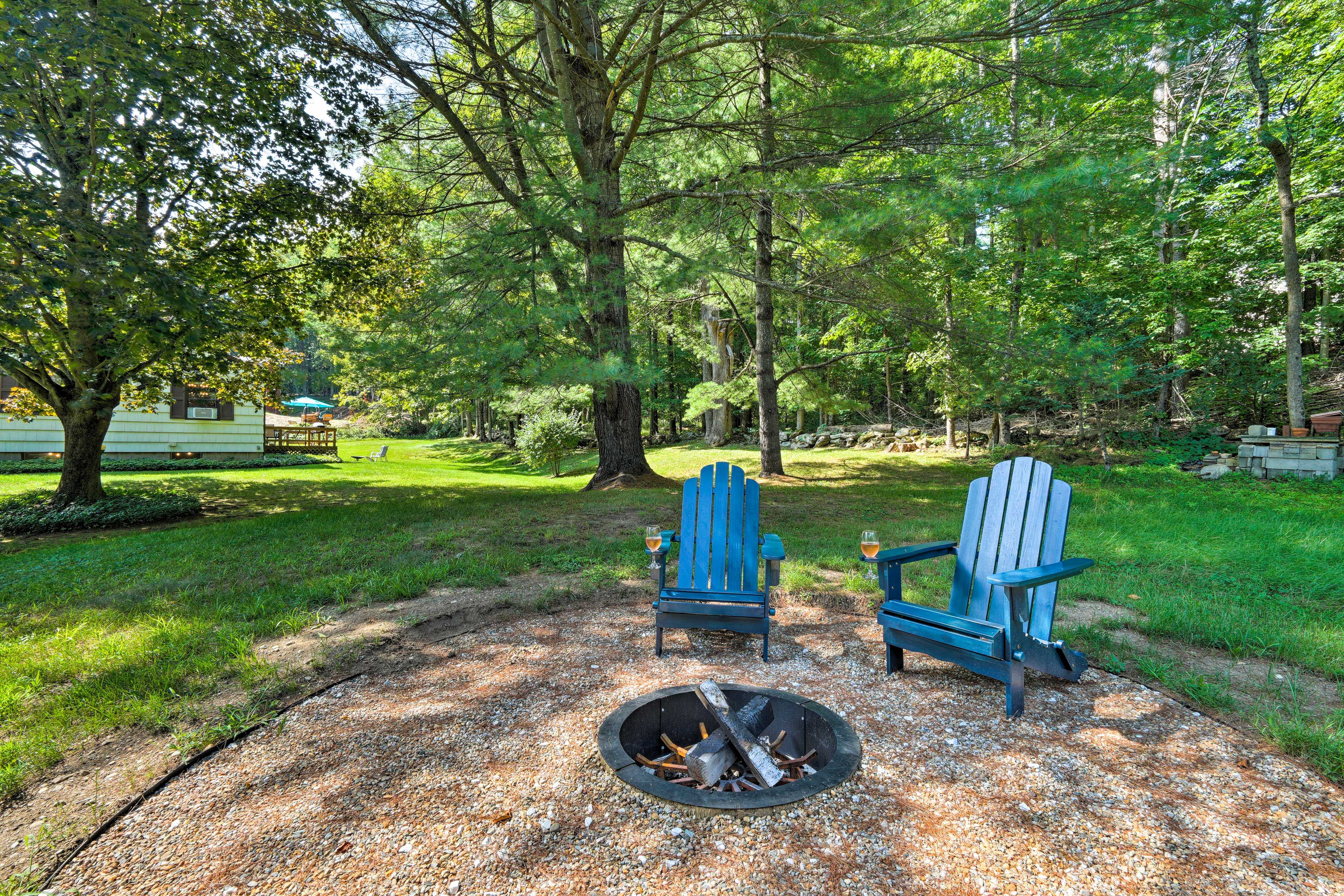 Fire Pit | Spacious Backyard