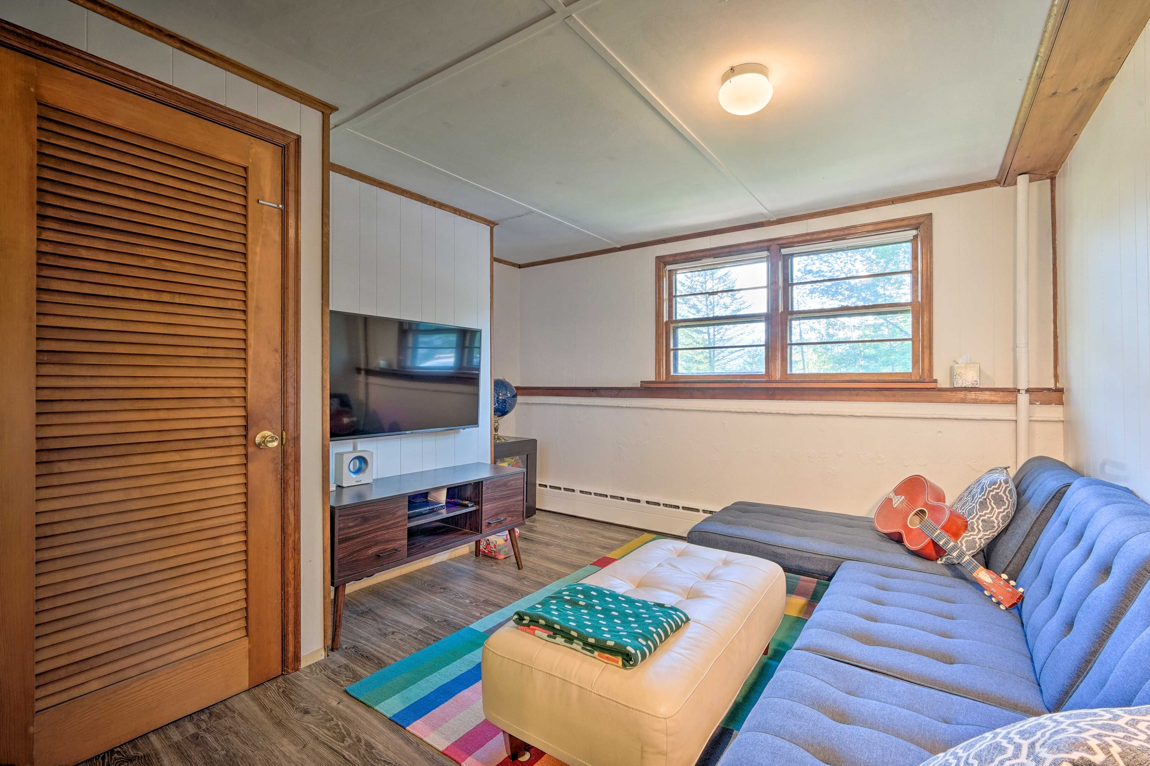 TV Room | Smart TV
